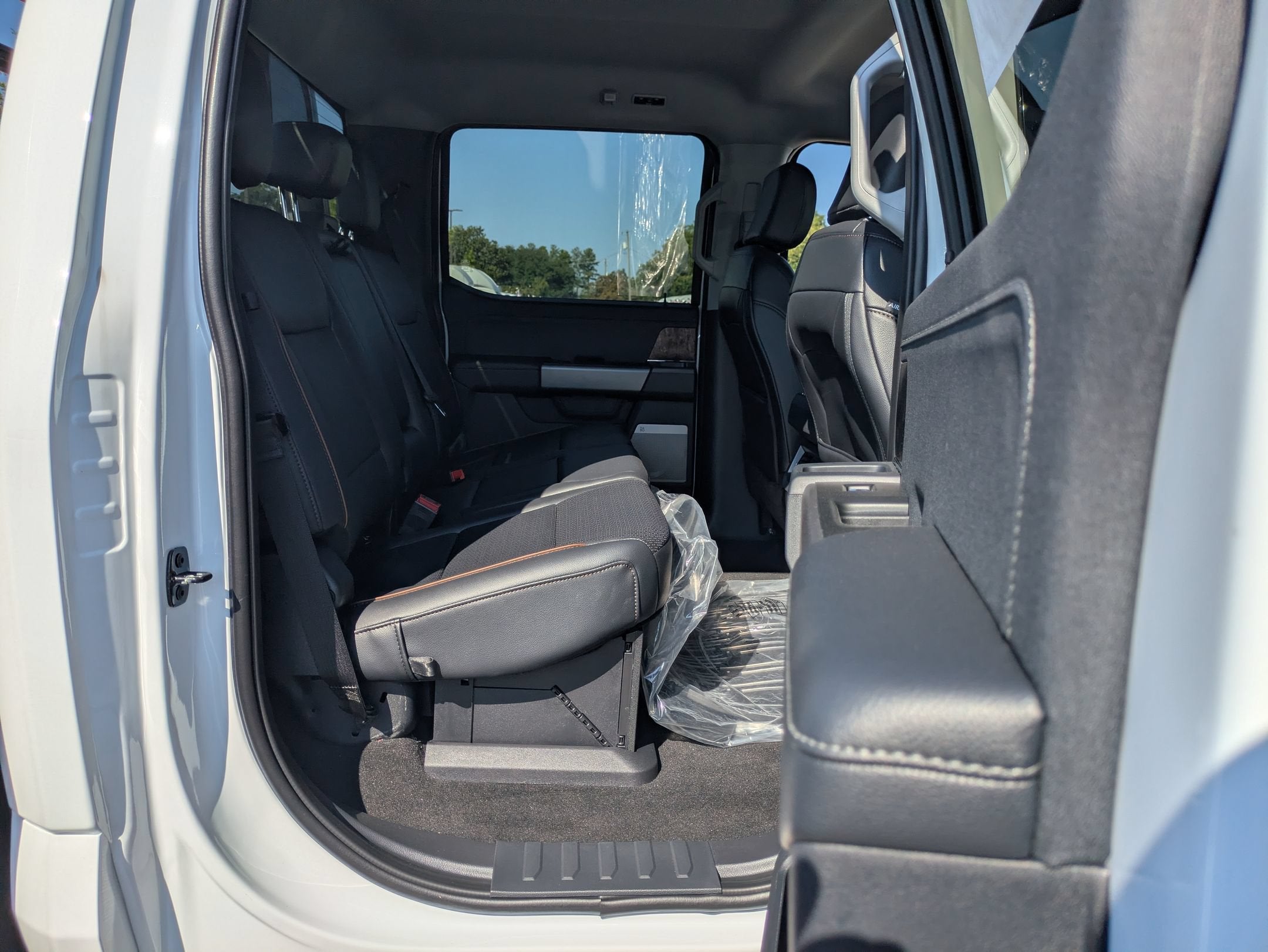 2026 Ford Super Duty F-450 DRW LARIAT