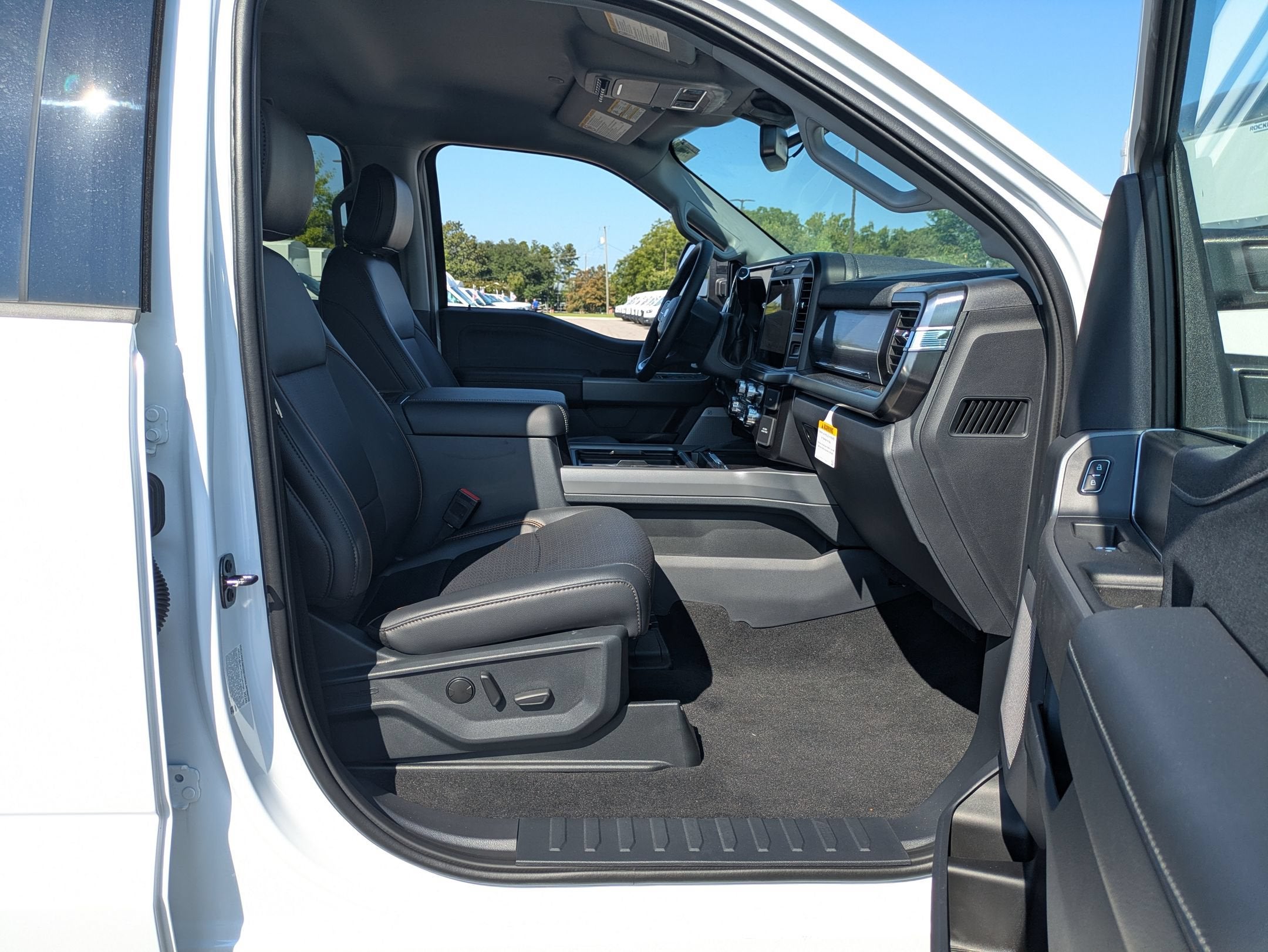 2026 Ford Super Duty F-450 DRW LARIAT