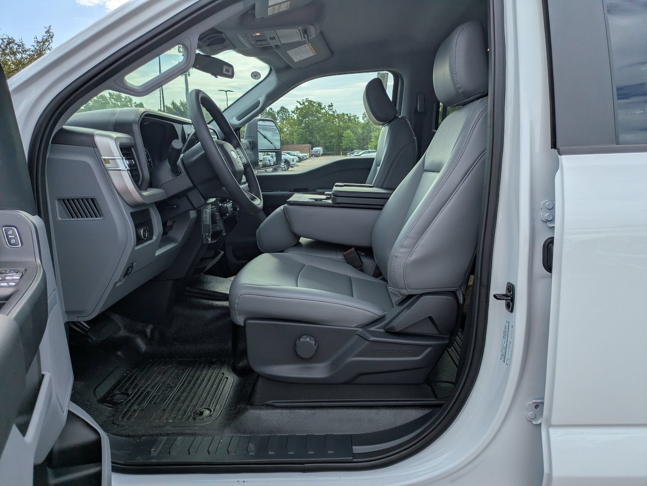 2026 Ford Super Duty F-550 DRW XL