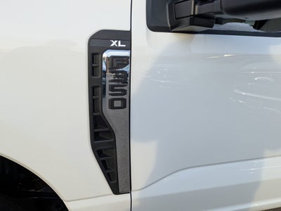 2026 Ford Super Duty F-350 DRW XL