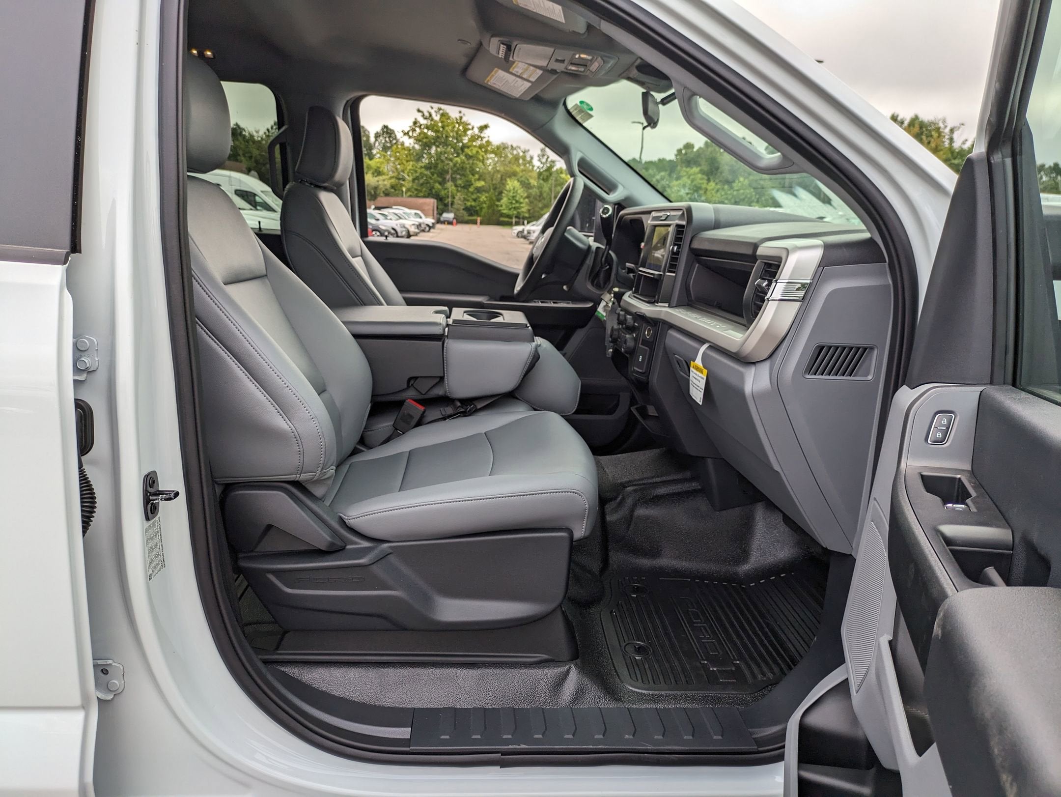 2025 Ford Super Duty F-350 DRW XL