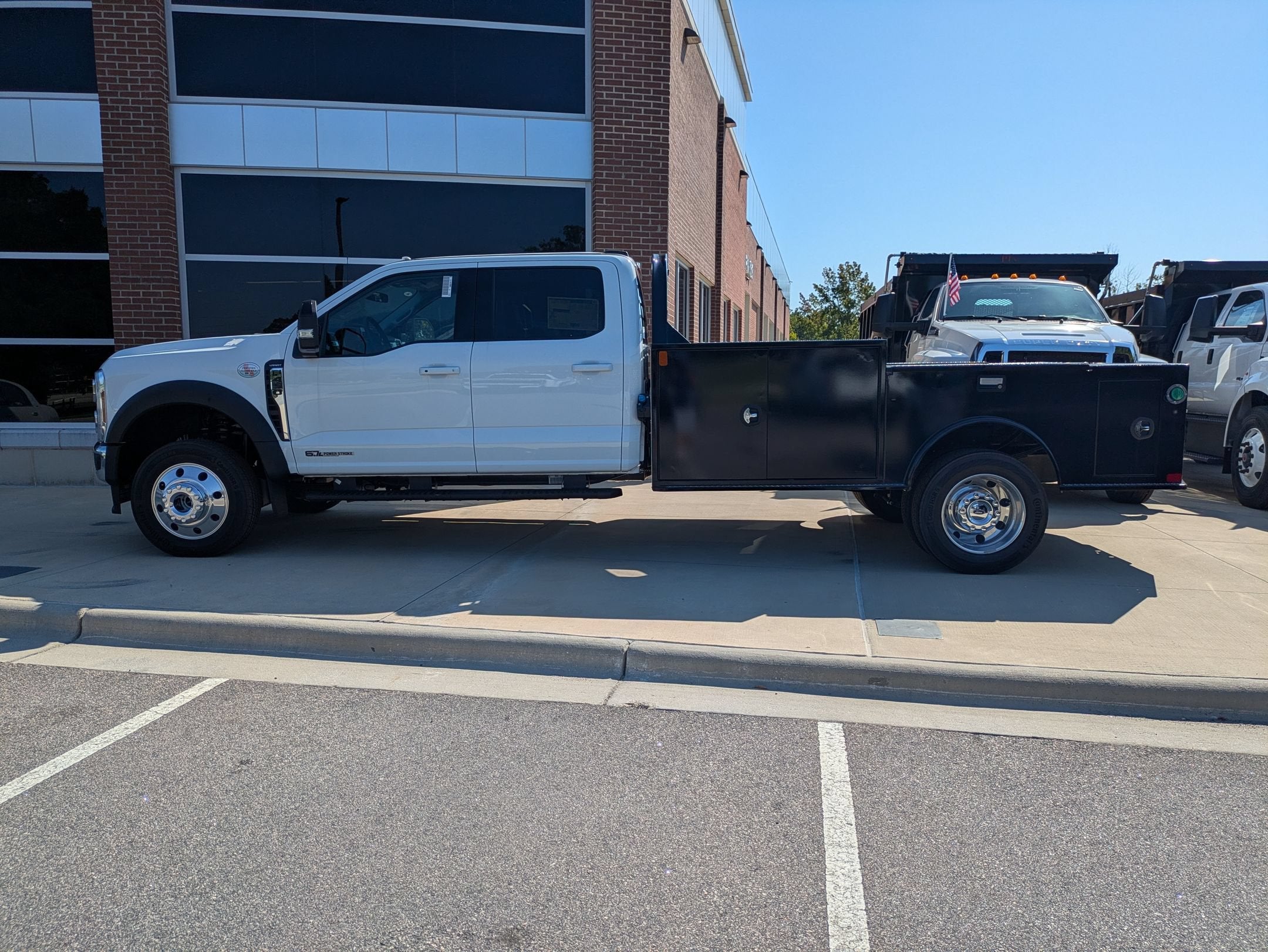 2026 Ford Super Duty F-450 DRW LARIAT