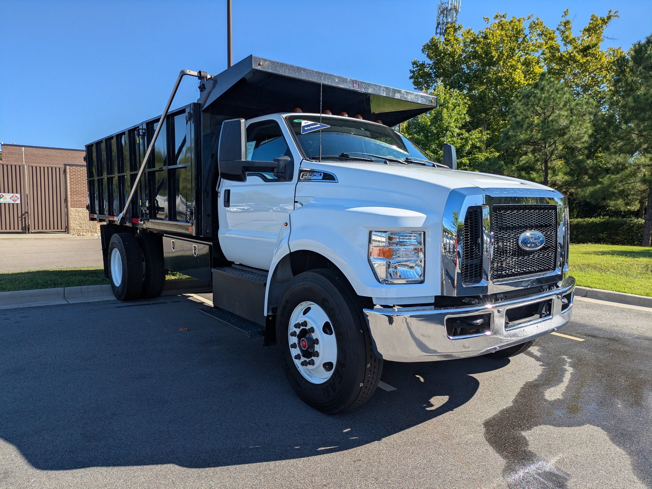 2023 Ford F-650SD Base