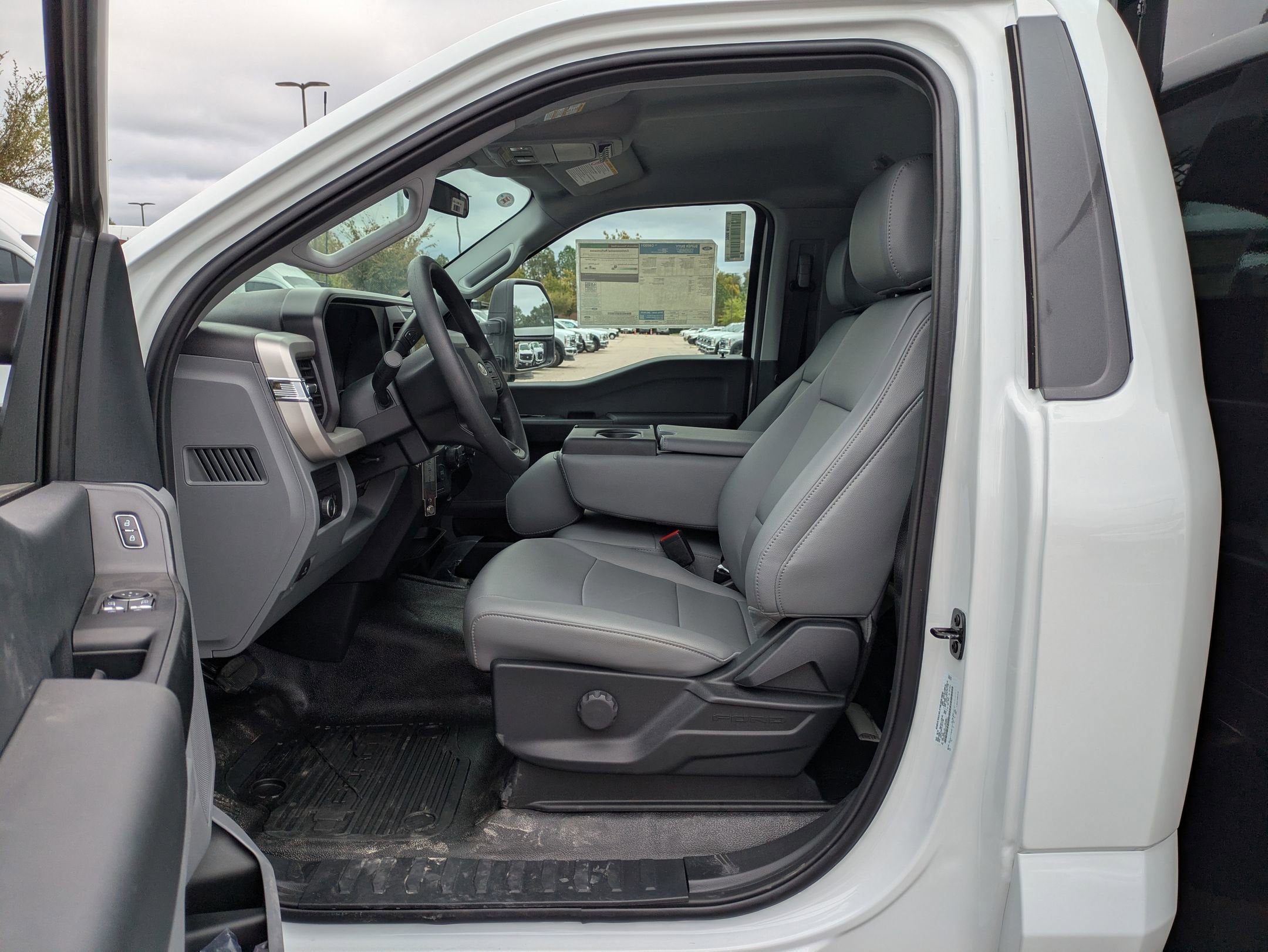 2026 Ford Super Duty F-350 DRW XL