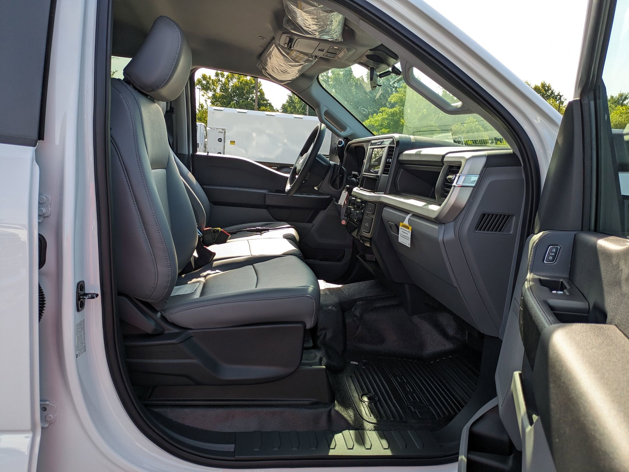 2025 Ford Super Duty F-550 DRW XL