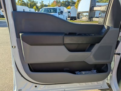 2025 Ford Super Duty F-550 DRW XL