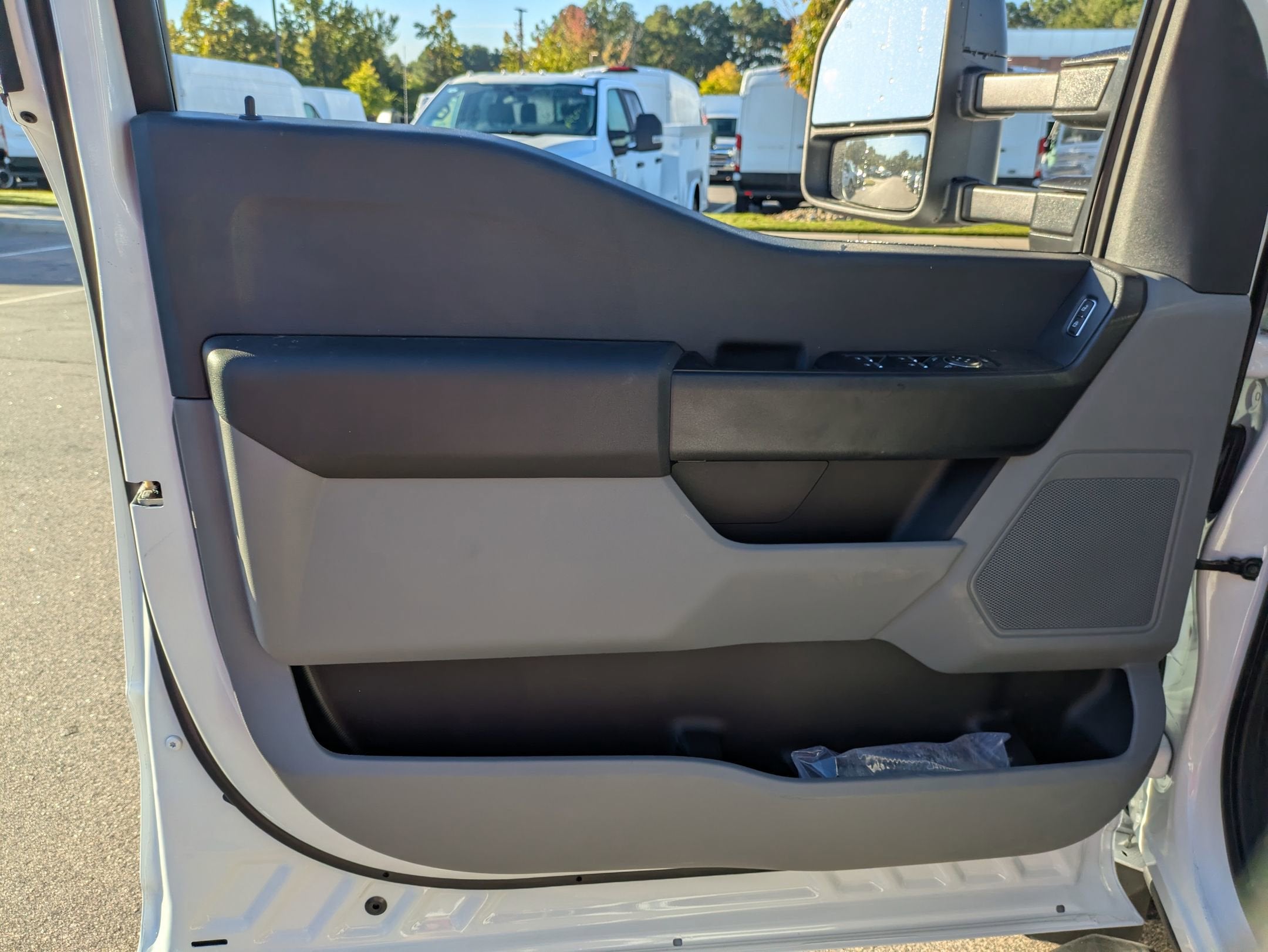 2025 Ford Super Duty F-550 DRW XL