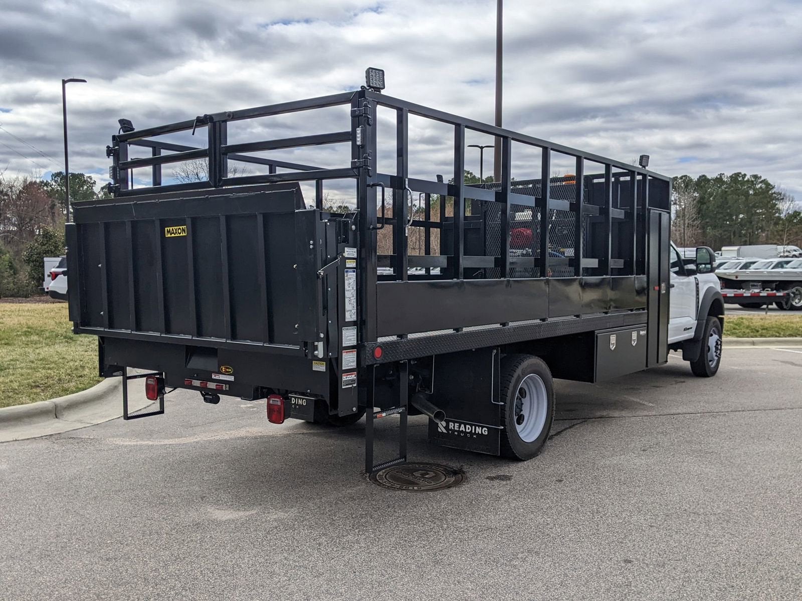 2024 Ford Super Duty F-550 DRW XL