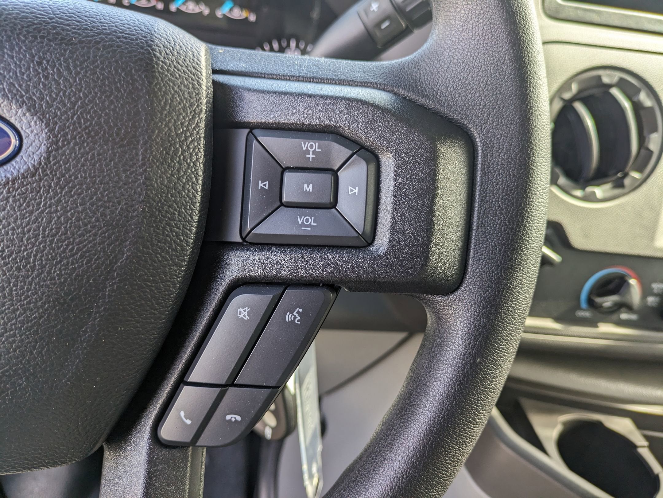 2026 Ford E-Series Cutaway Base