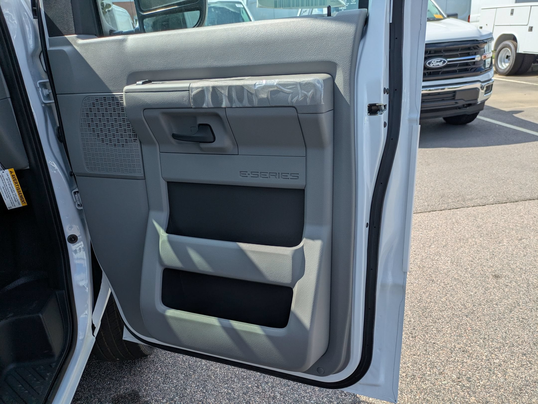 2027 Ford E-Series Cutaway Base