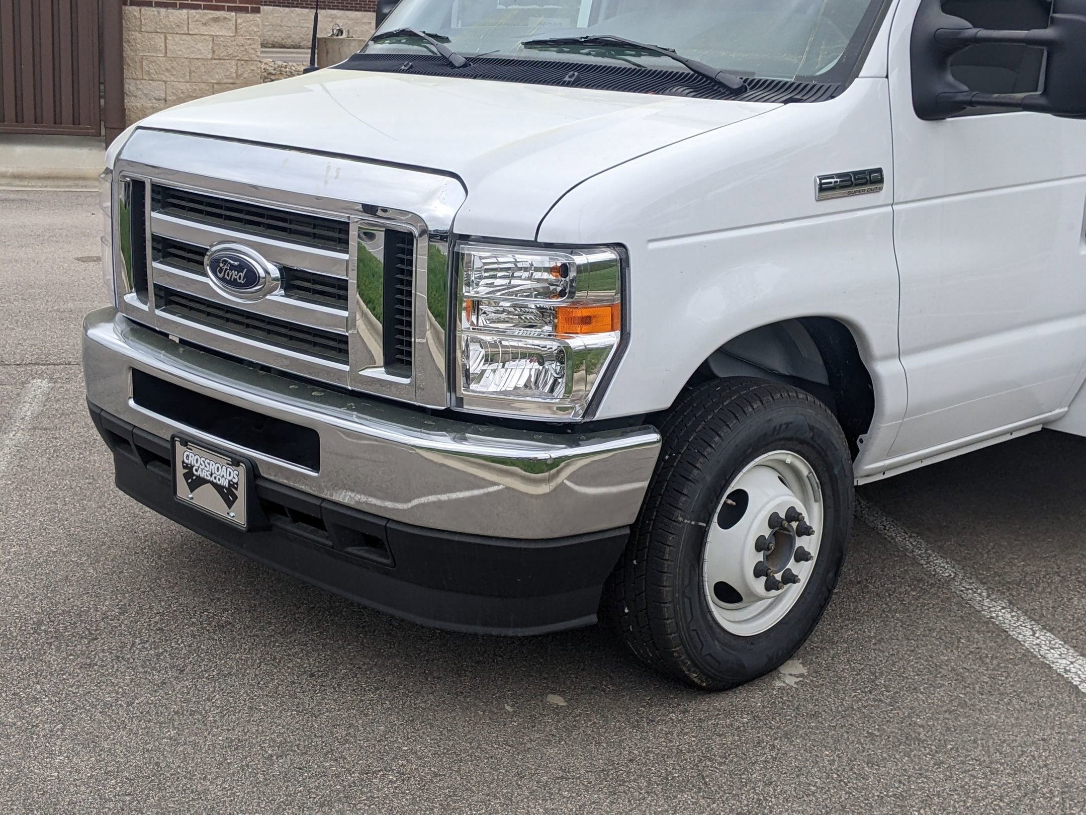 2025 Ford E-Series Cutaway E-350 SRW 138" WB