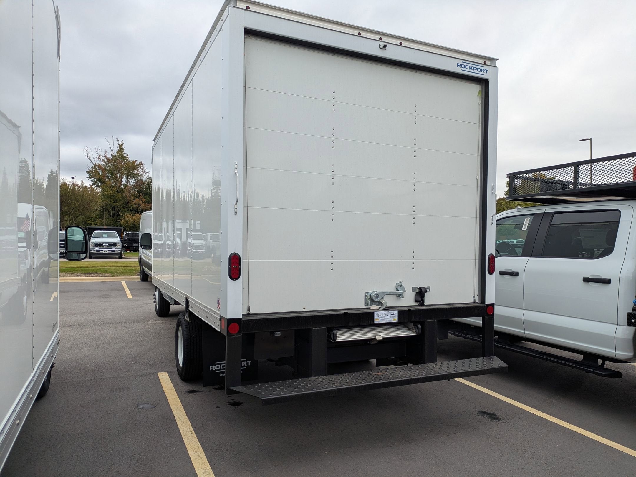 2026 Ford E-Series Cutaway E-350 DRW 176" WB