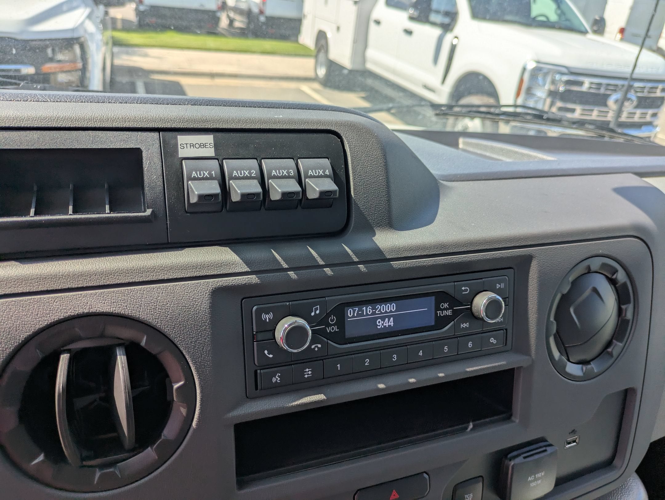 2027 Ford E-Series Cutaway Base