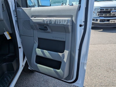 2027 Ford E-Series Cutaway Base