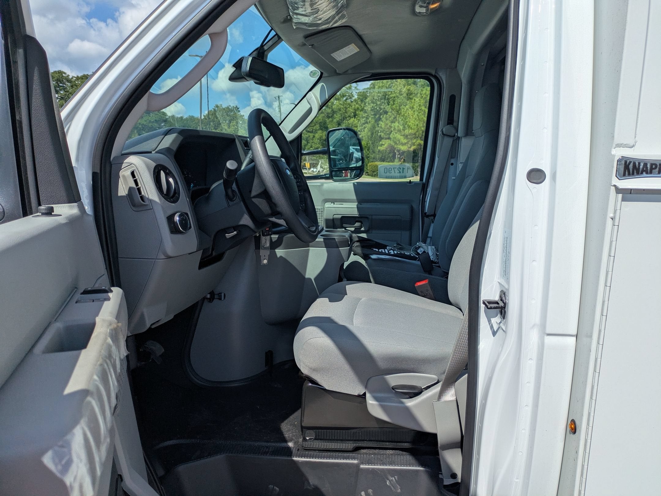 2027 Ford E-Series Cutaway Base