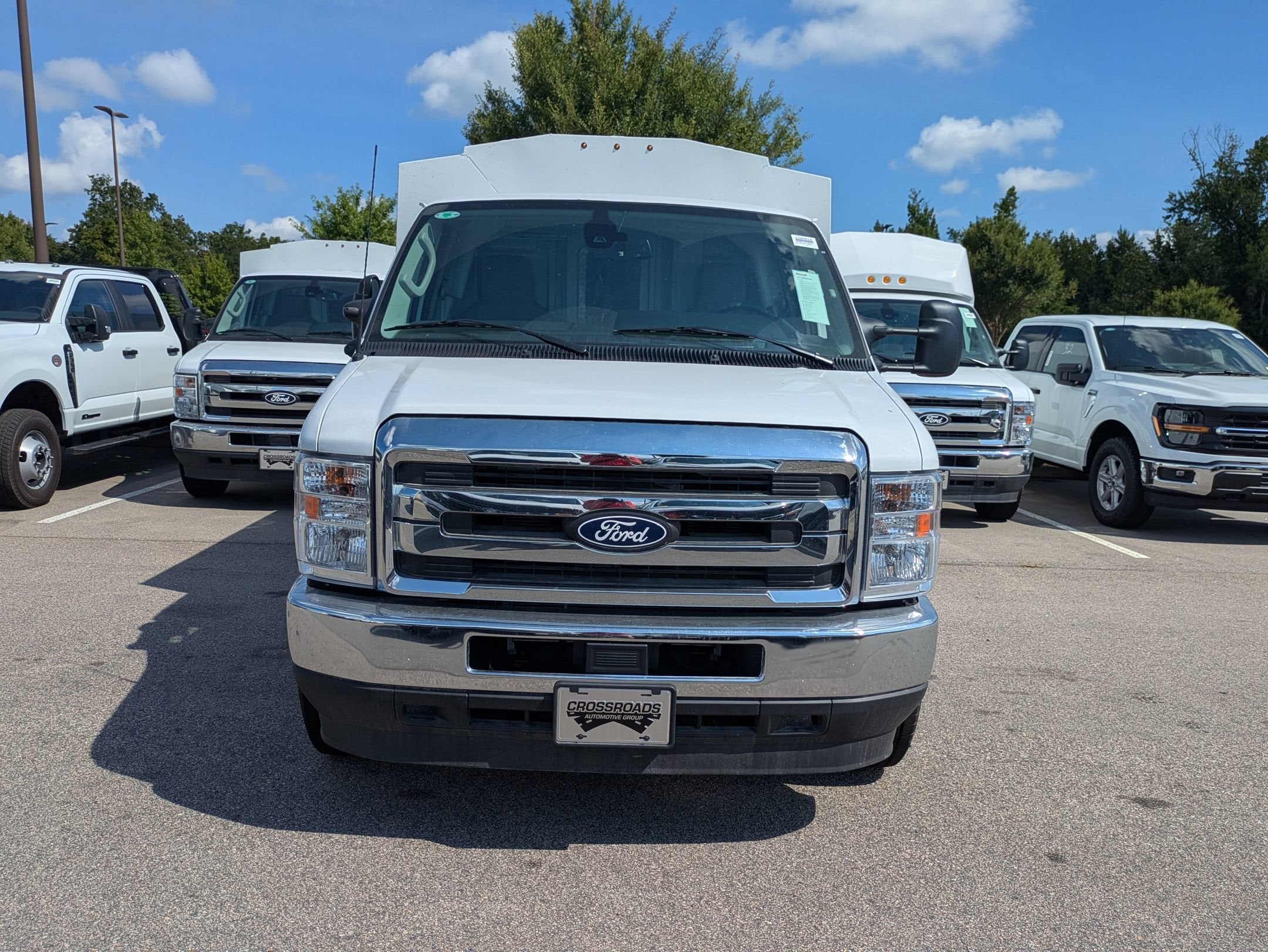 2027 Ford E-Series Cutaway Base