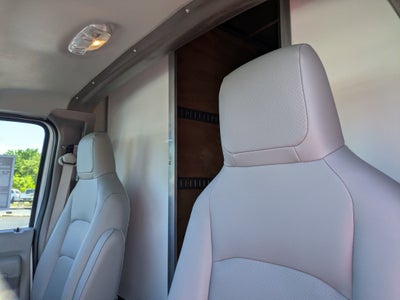 2027 Ford E-Series Cutaway Base