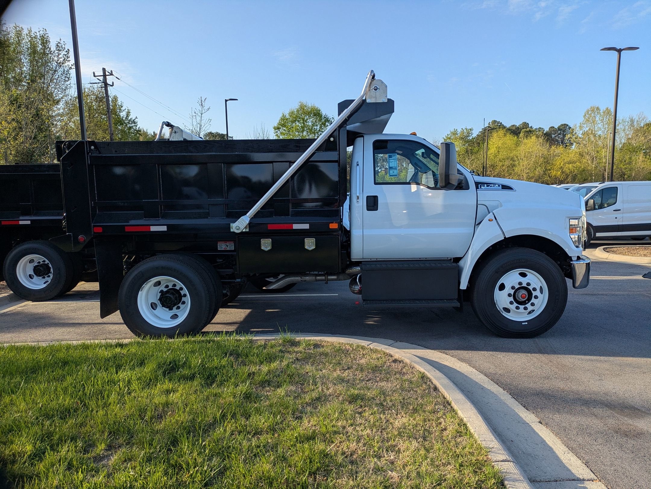 2027 Ford F-750SD Base