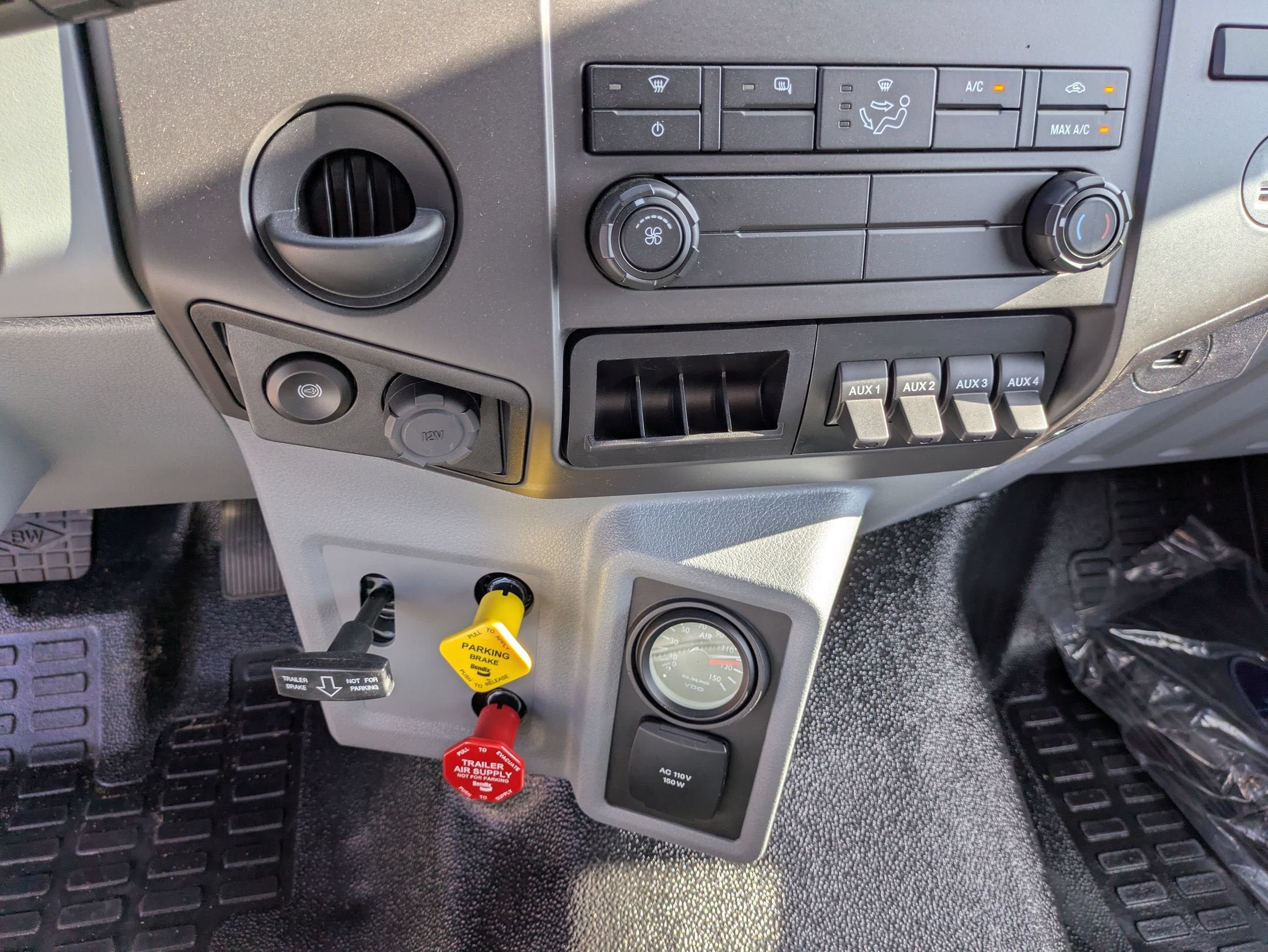2027 Ford F-750SD Base