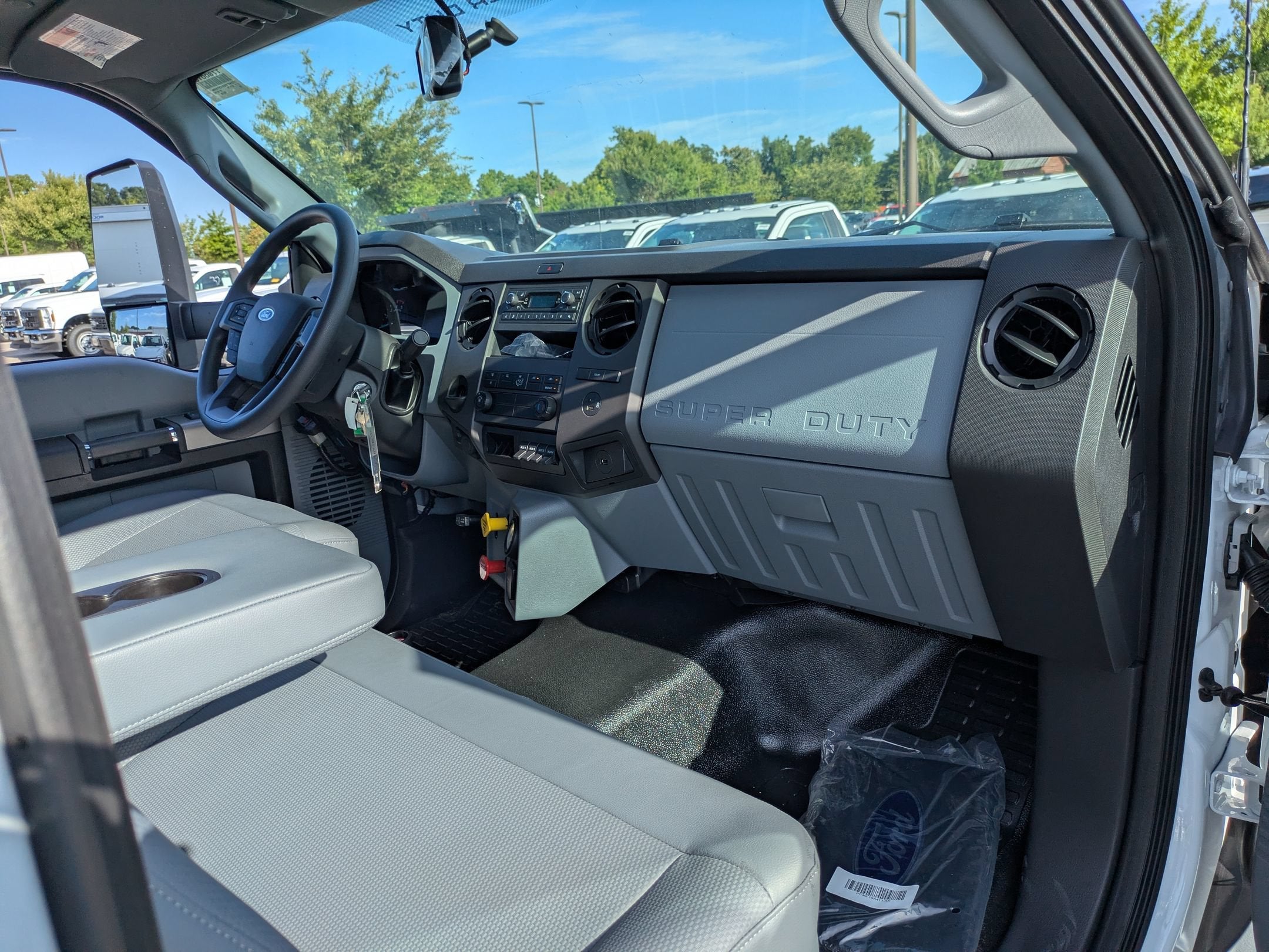 2027 Ford F-750SD Base
