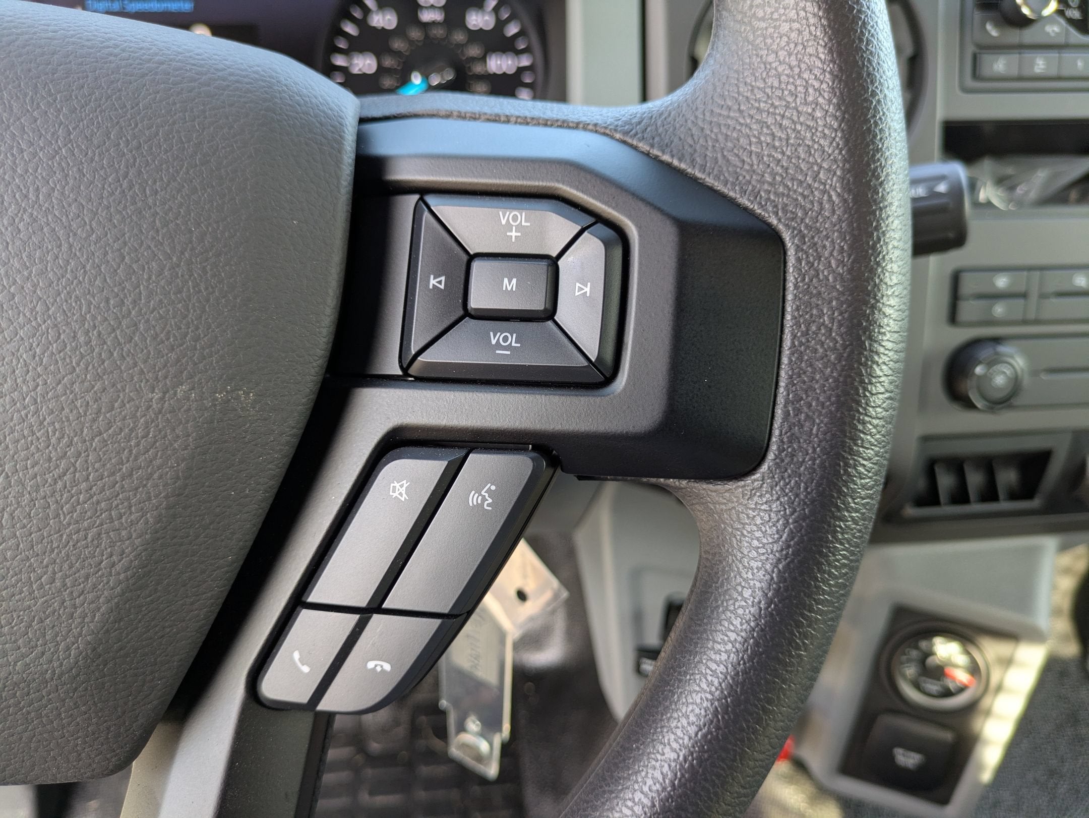 2027 Ford F-750SD Base