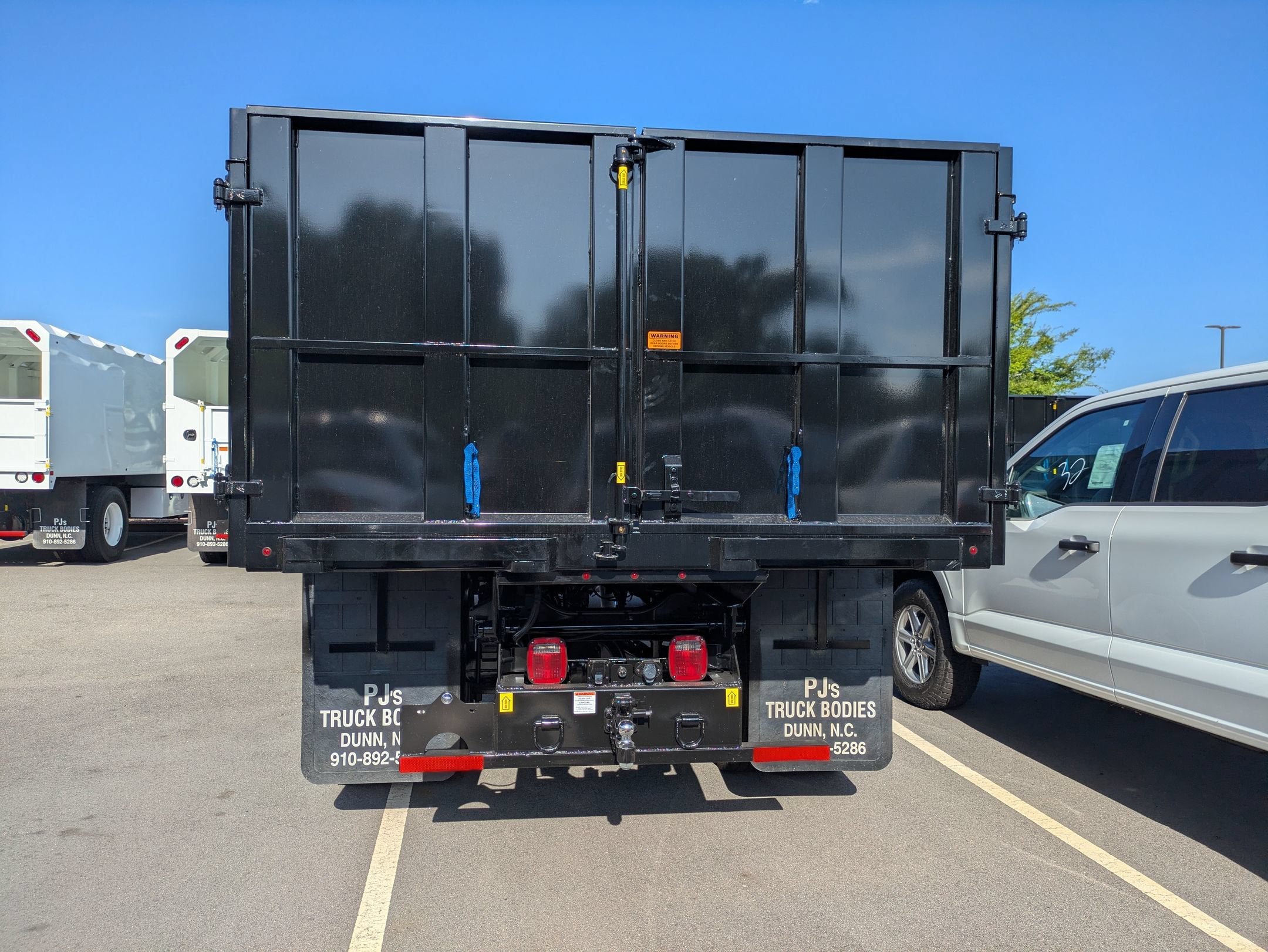 2027 Ford F-750SD Base