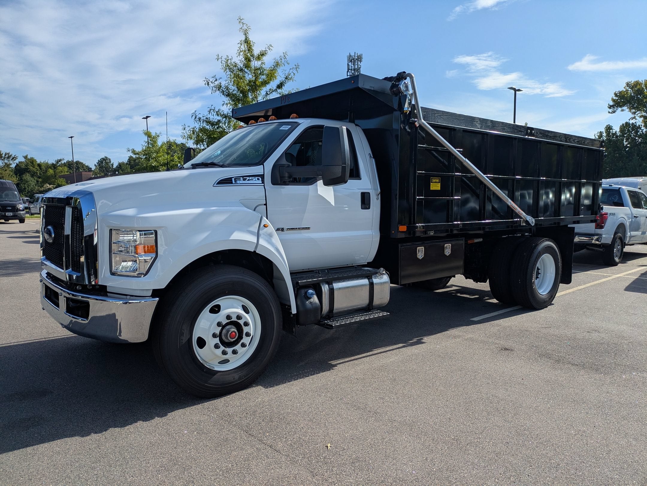 2027 Ford F-750SD Base