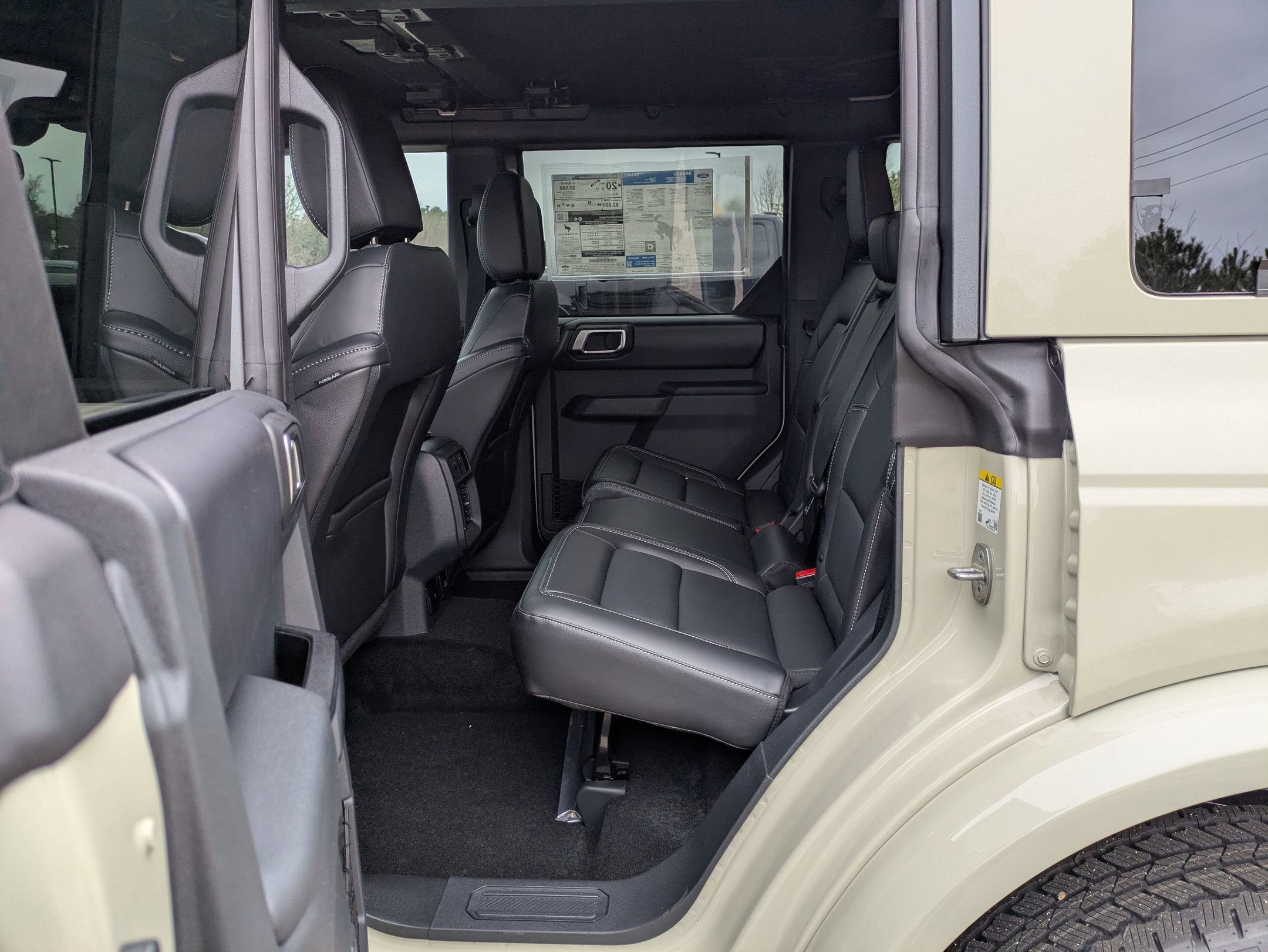 2025 Ford Bronco Outer Banks