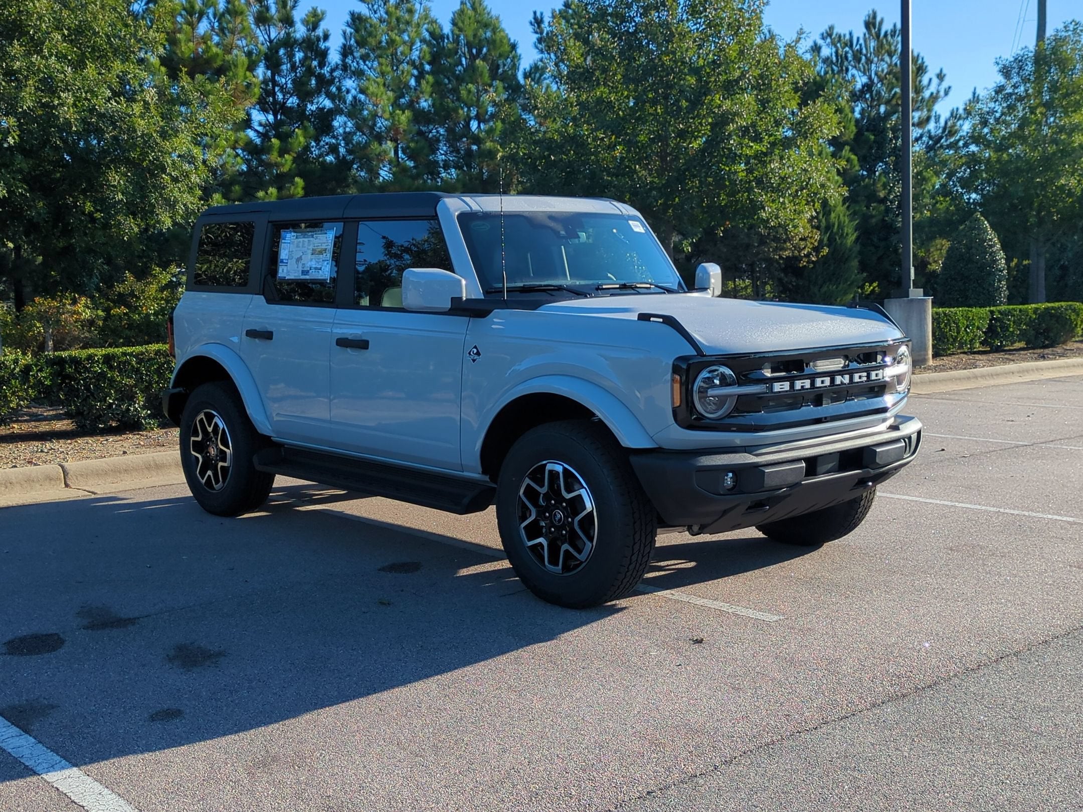 2026 Ford Bronco Outer Banks