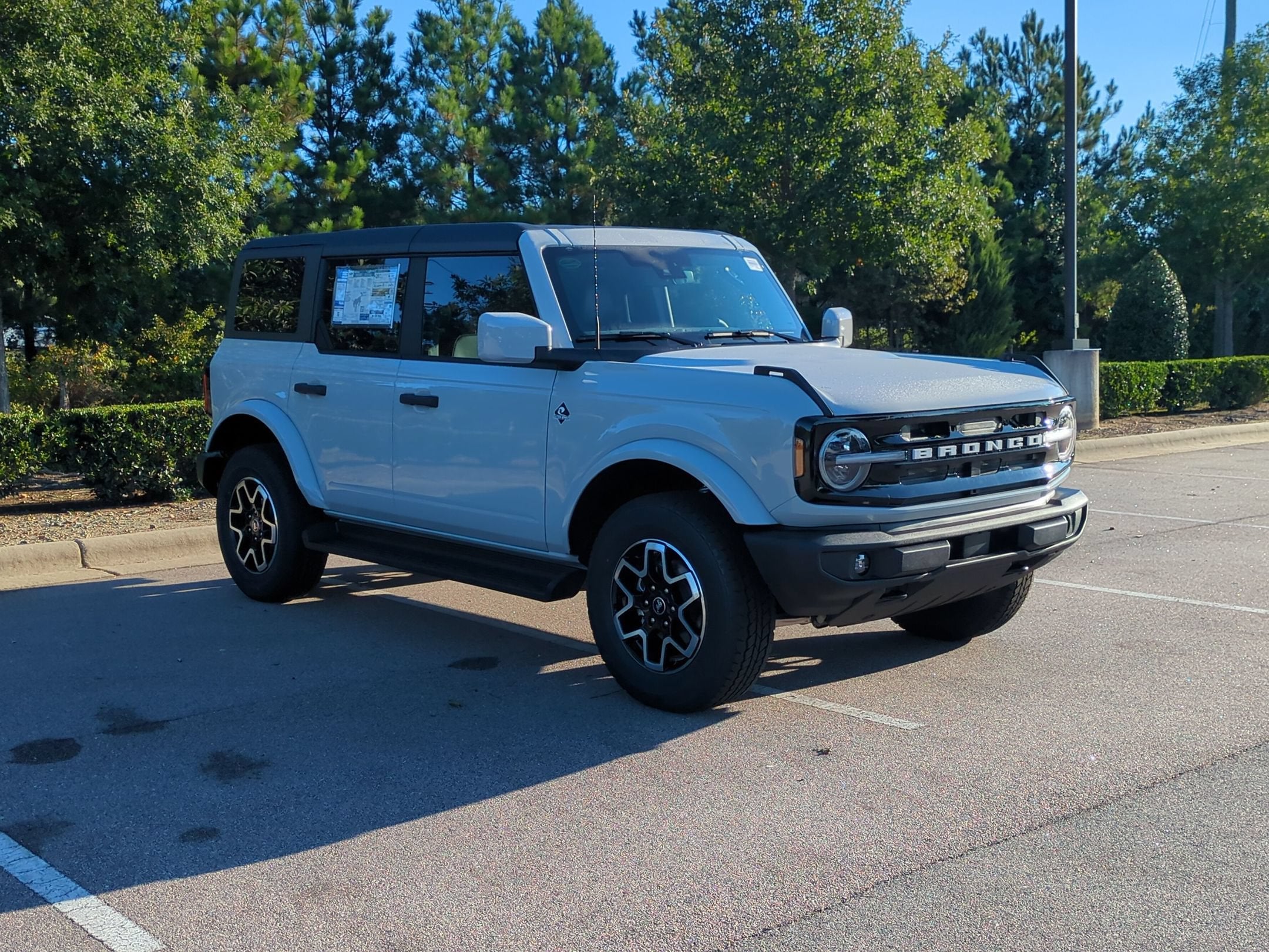 2026 Ford Bronco Outer Banks