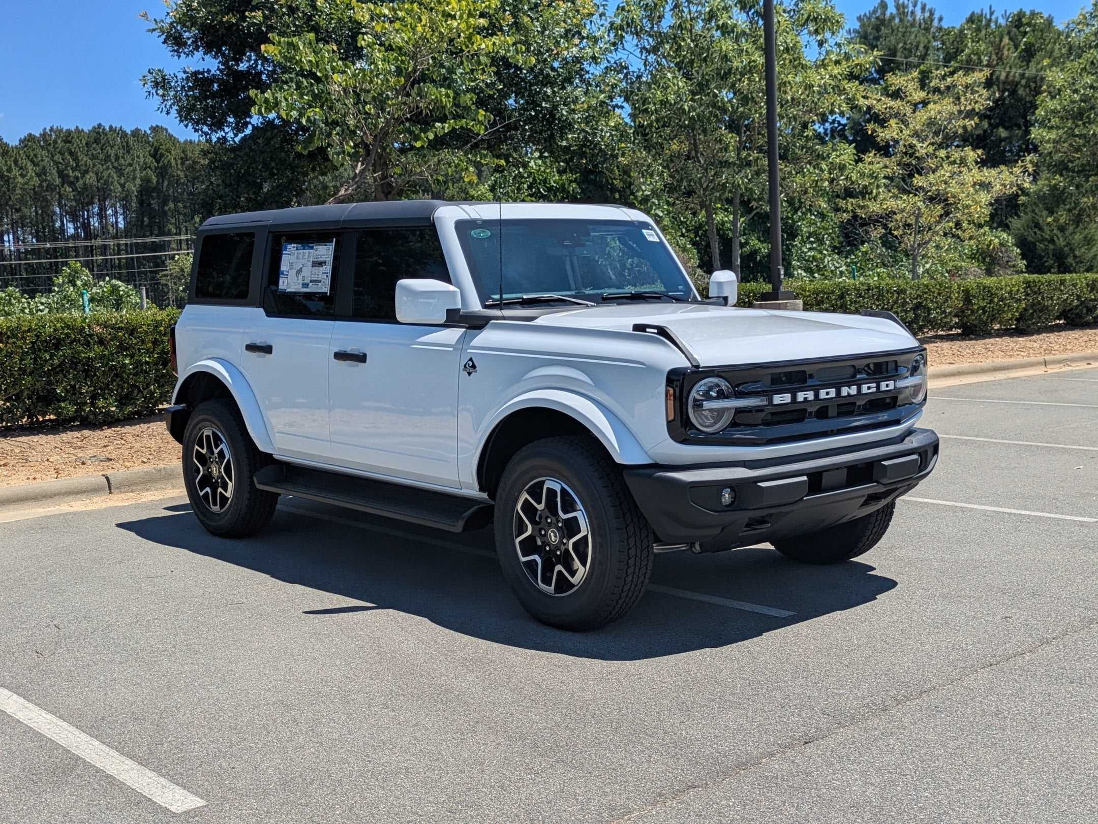 2026 Ford Bronco Outer Banks