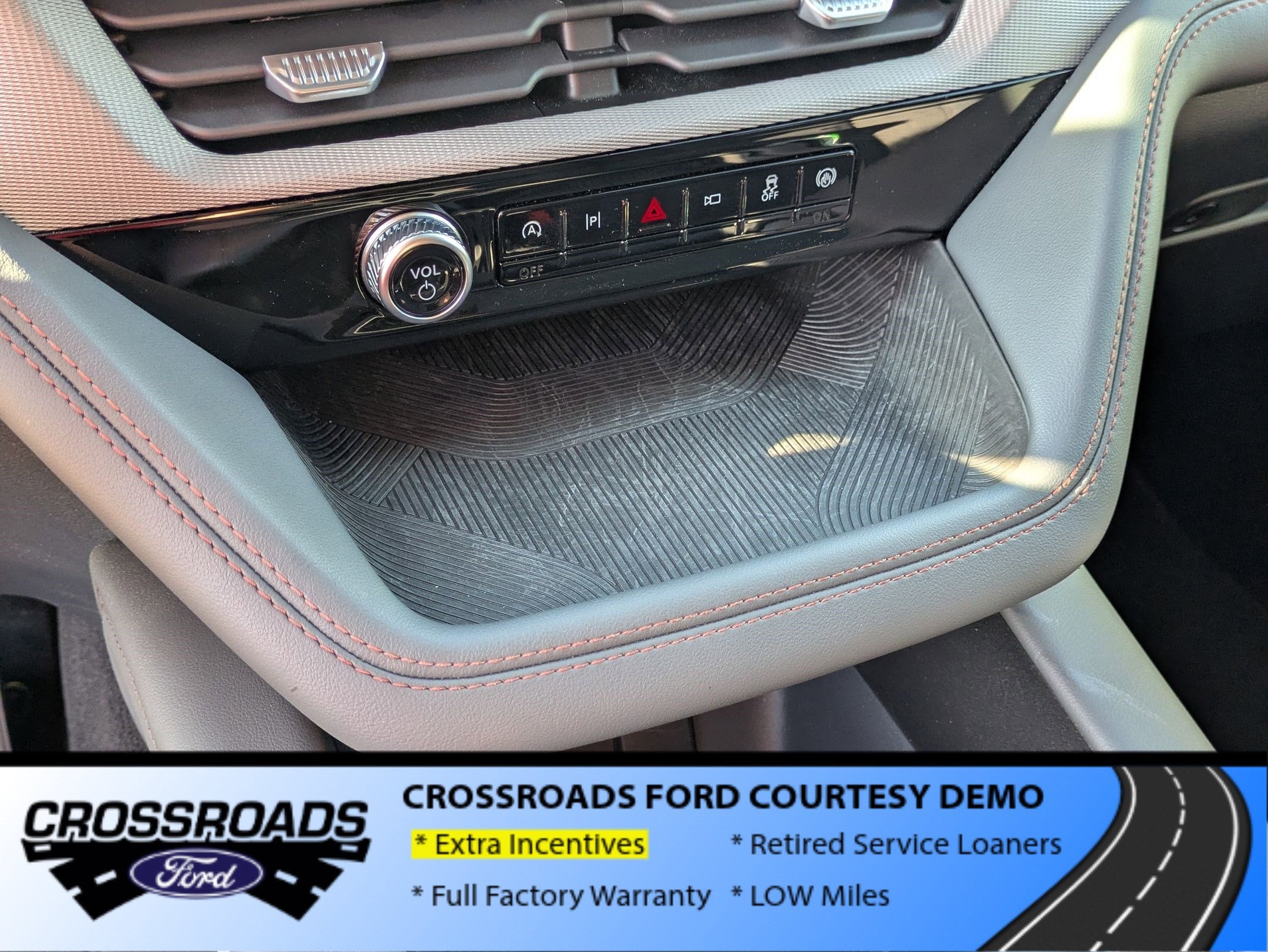 2026 Ford Explorer Active w/100A Pkg - Crossroads Courtesy Demo