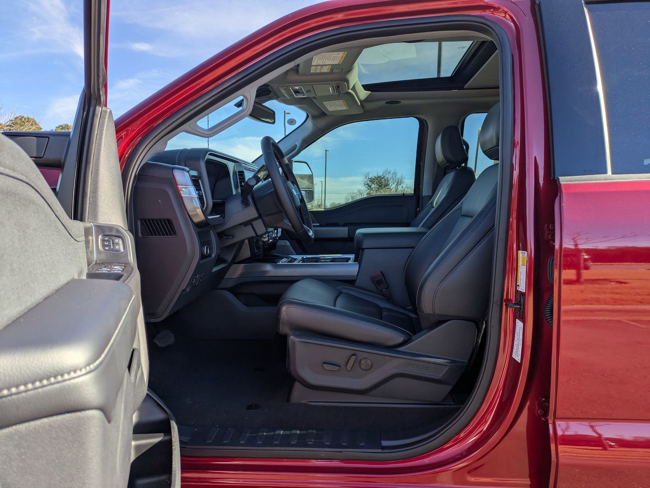 2025 Ford Super Duty F-250 SRW LARIAT