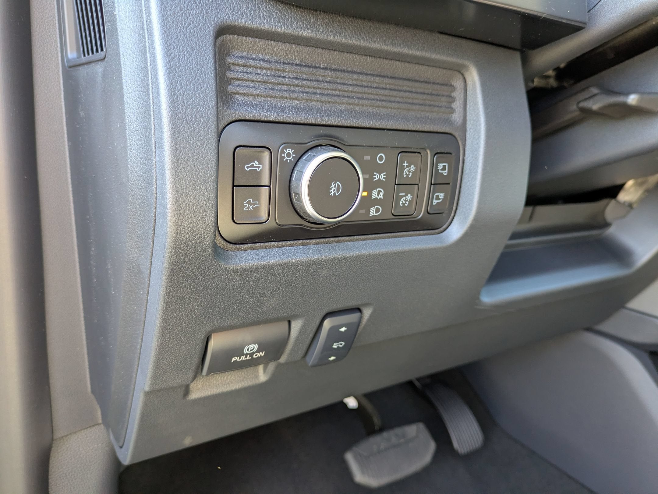 2027 Ford Super Duty F-250 SRW LARIAT