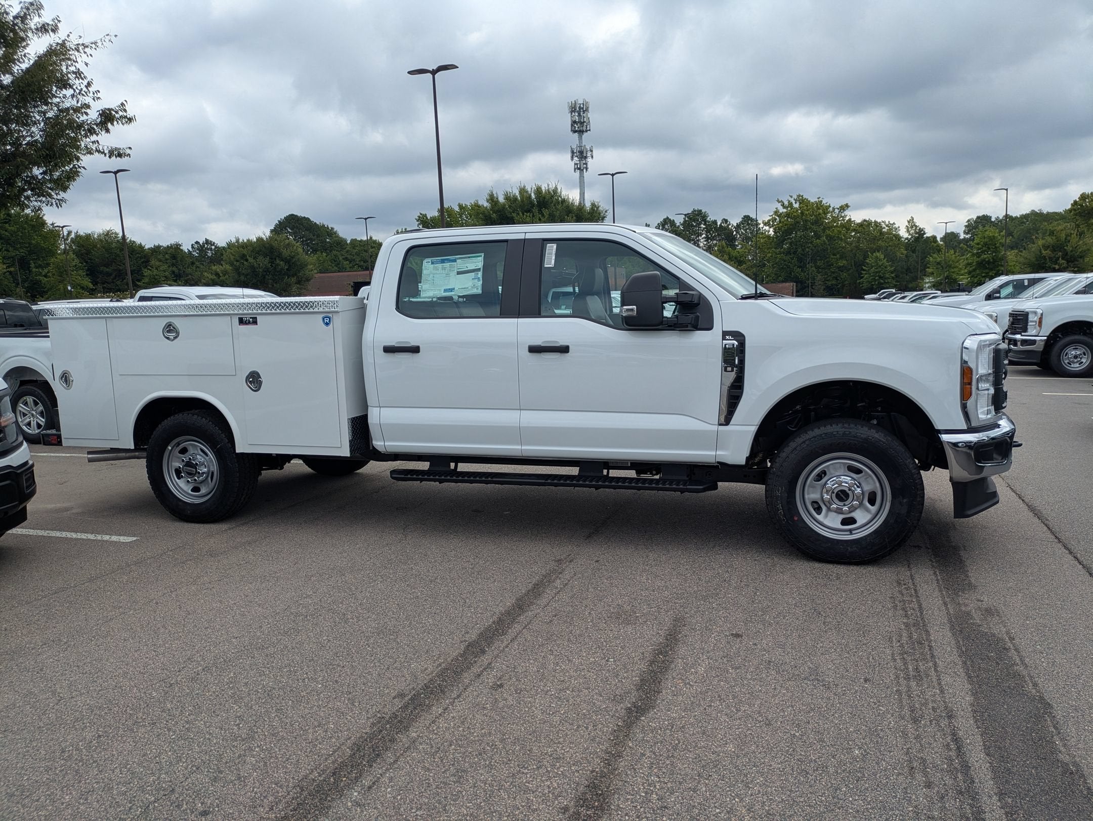 2026 Ford Super Duty F-350 SRW XL