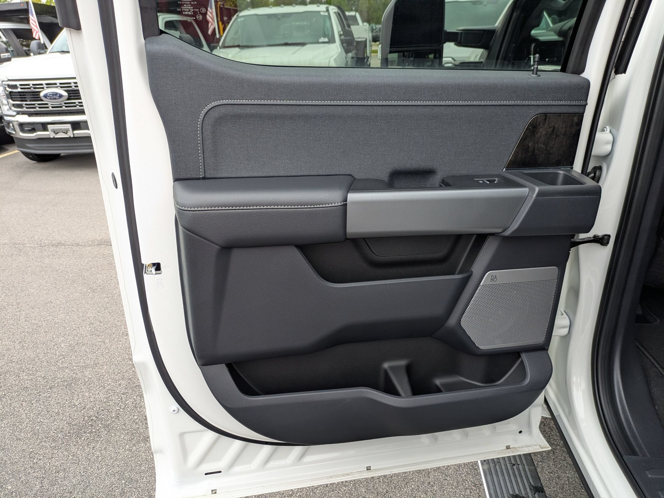 2026 Ford Super Duty F-350 SRW LARIAT
