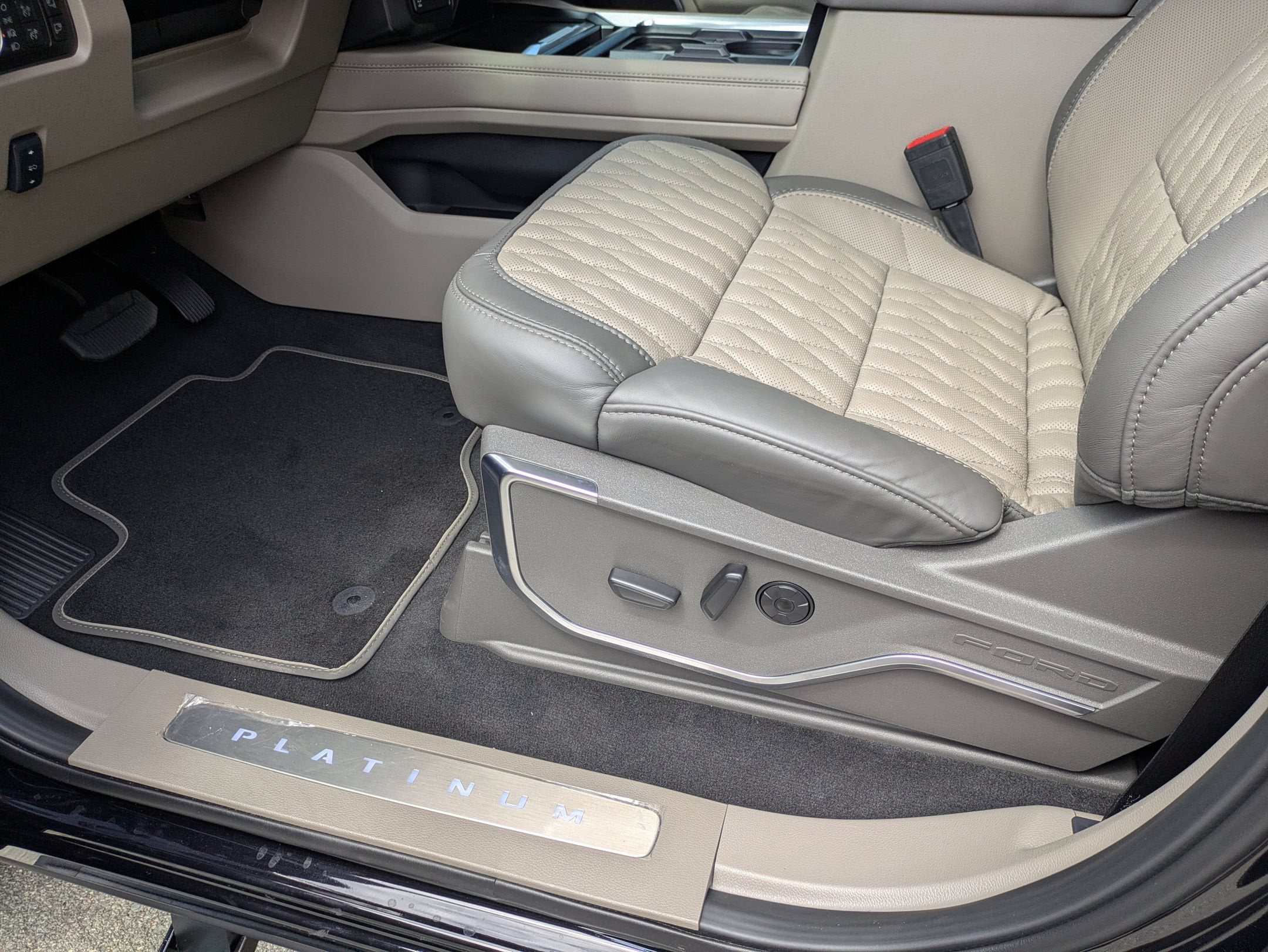 2026 Ford Super Duty F-350 SRW Platinum