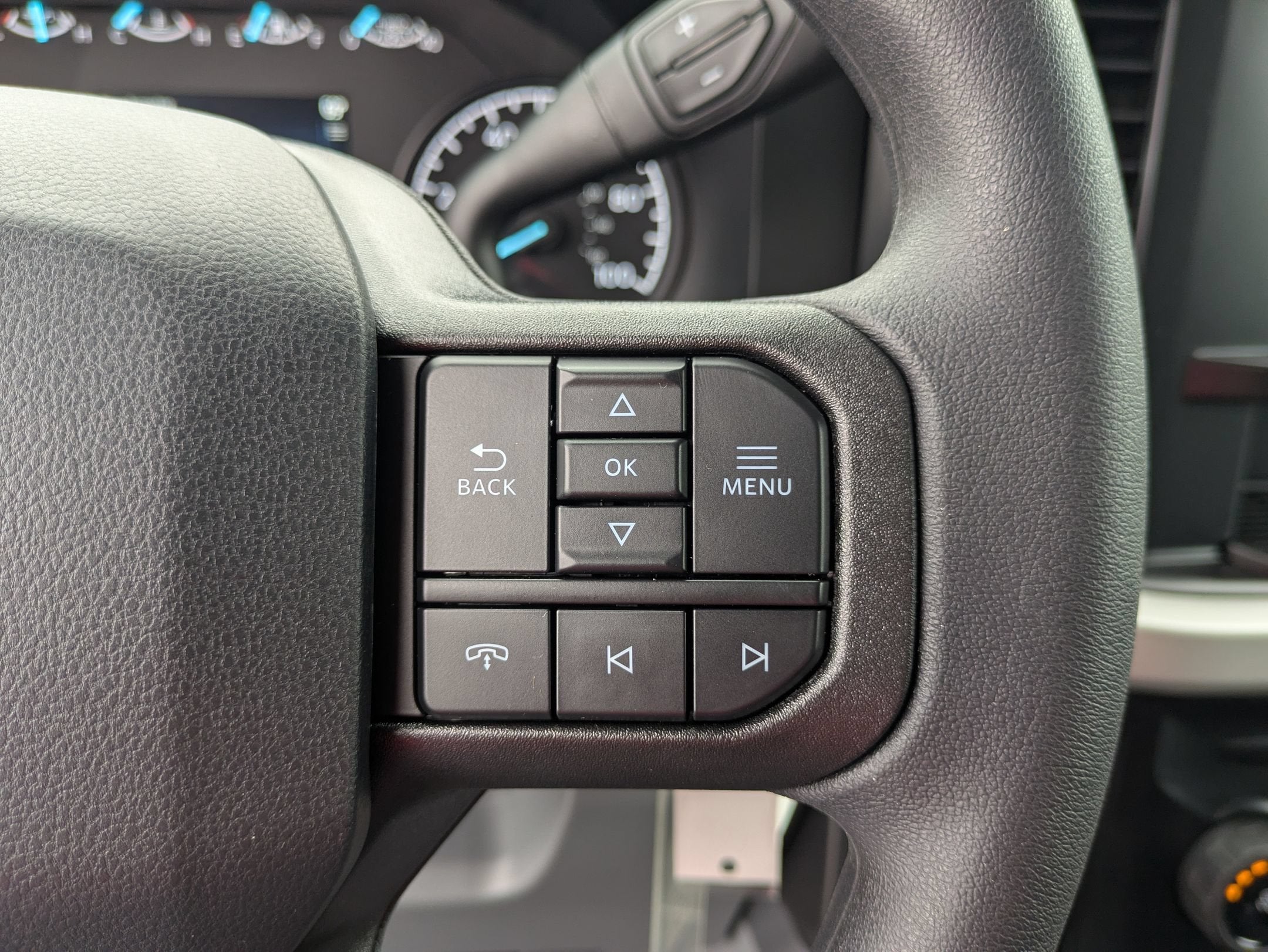 2027 Ford Super Duty F-350 SRW XLT