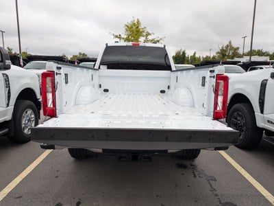 2027 Ford Super Duty F-350 SRW XLT