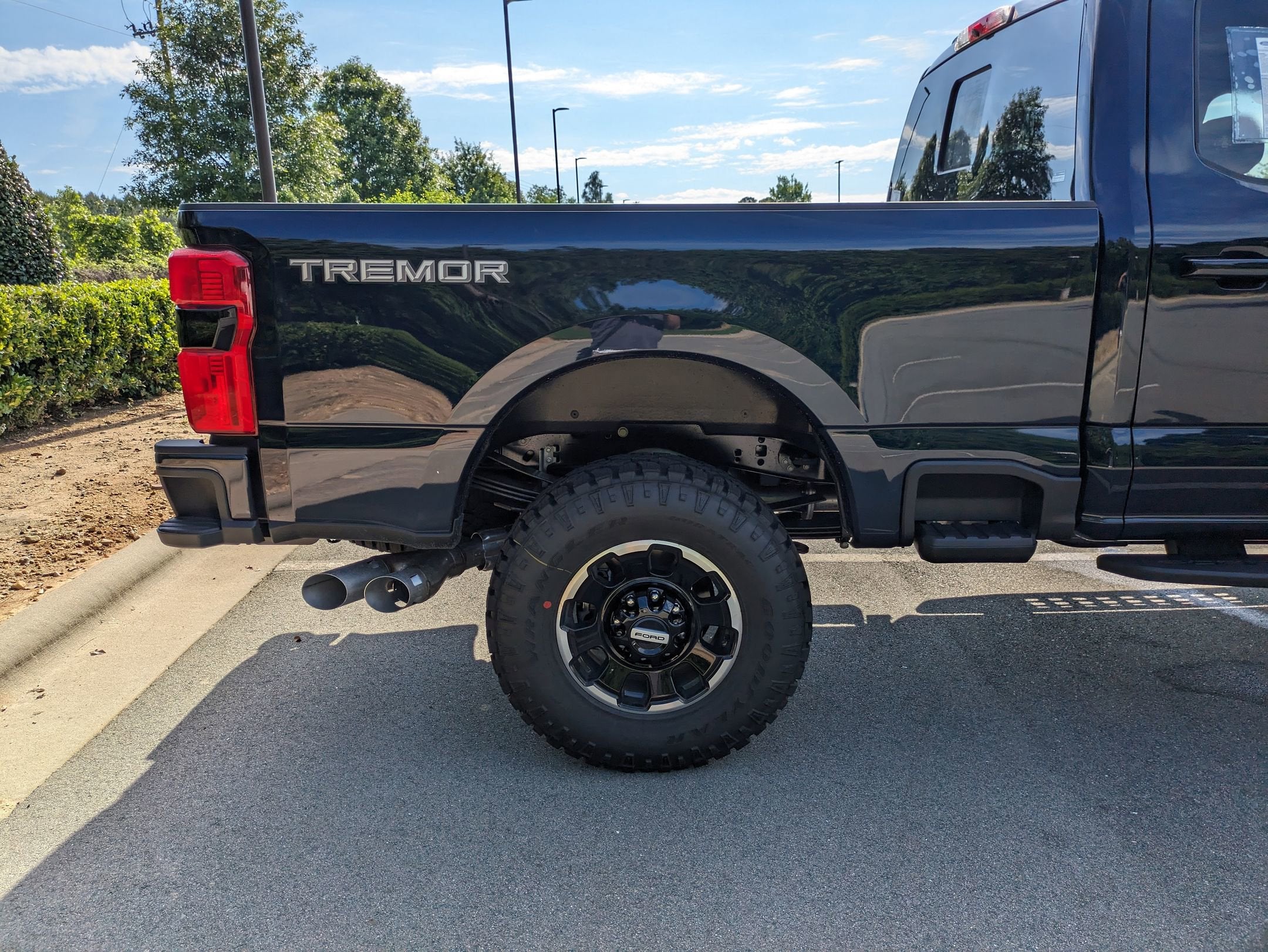 2025 Ford Super Duty F-350 SRW LARIAT