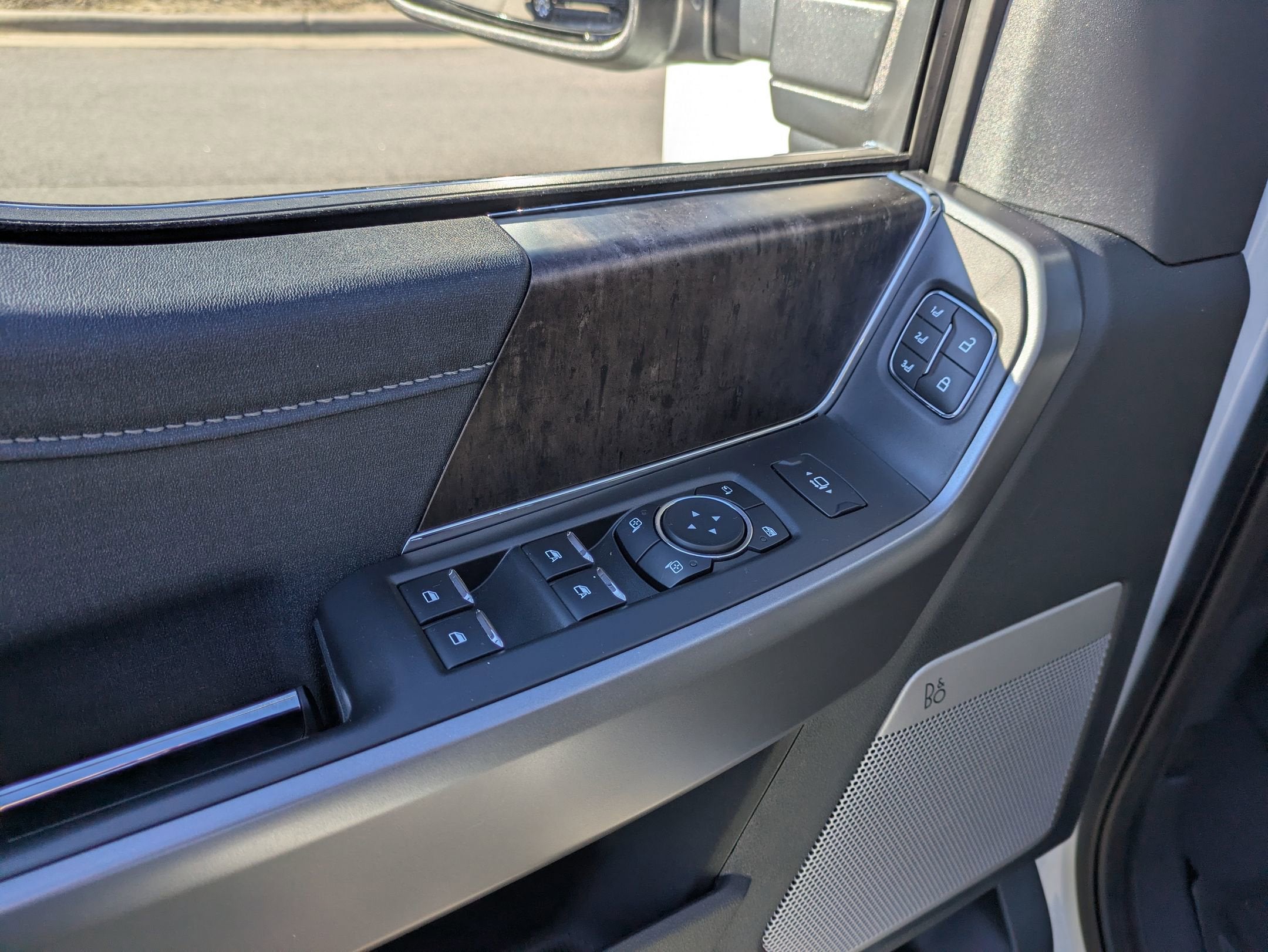 2024 Ford Super Duty F-350 SRW LARIAT