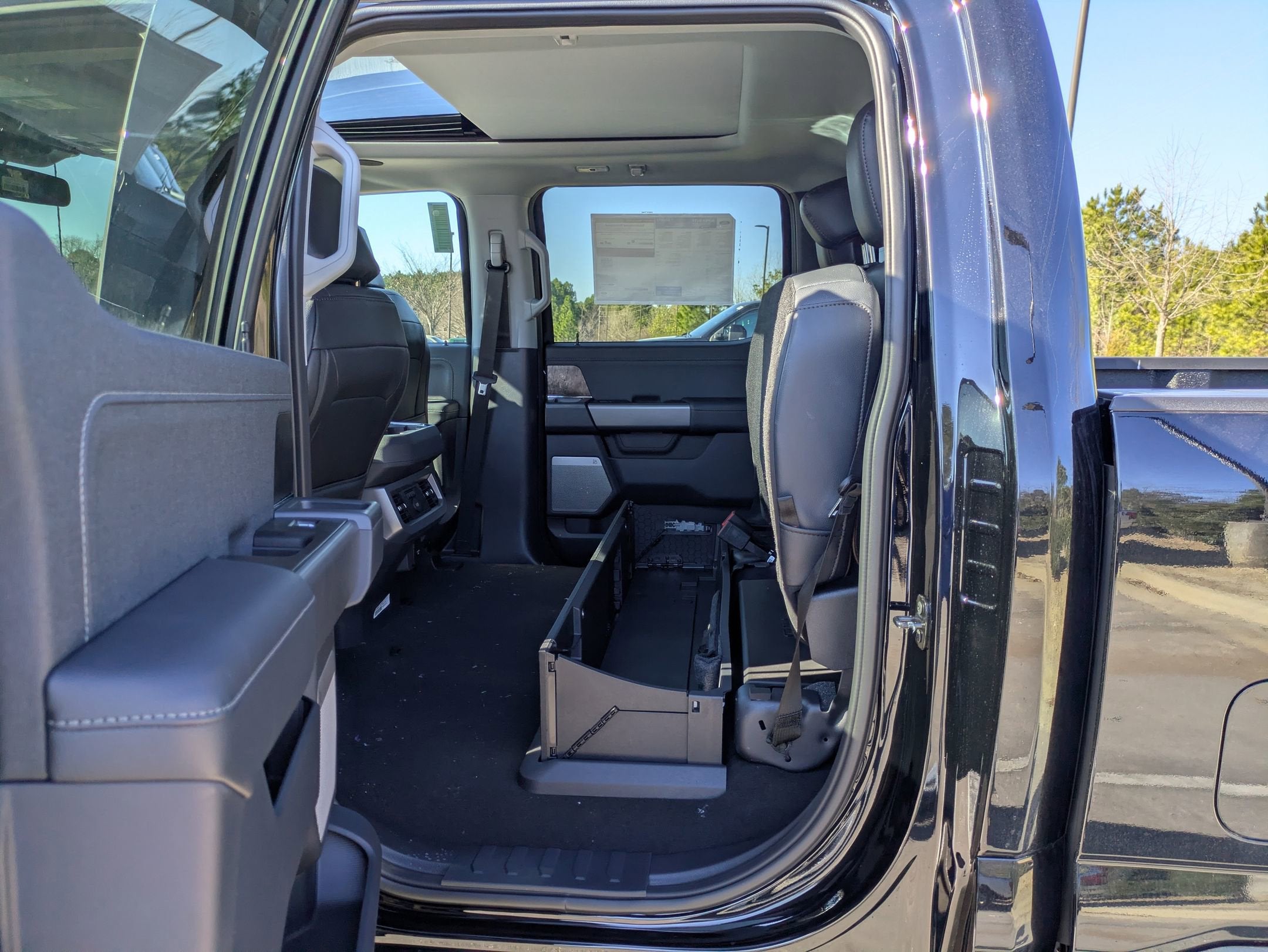 2026 Ford Super Duty F-350 SRW LARIAT