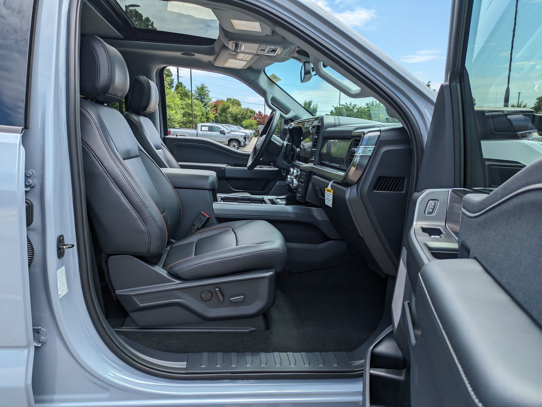 2025 Ford Super Duty F-350 SRW LARIAT