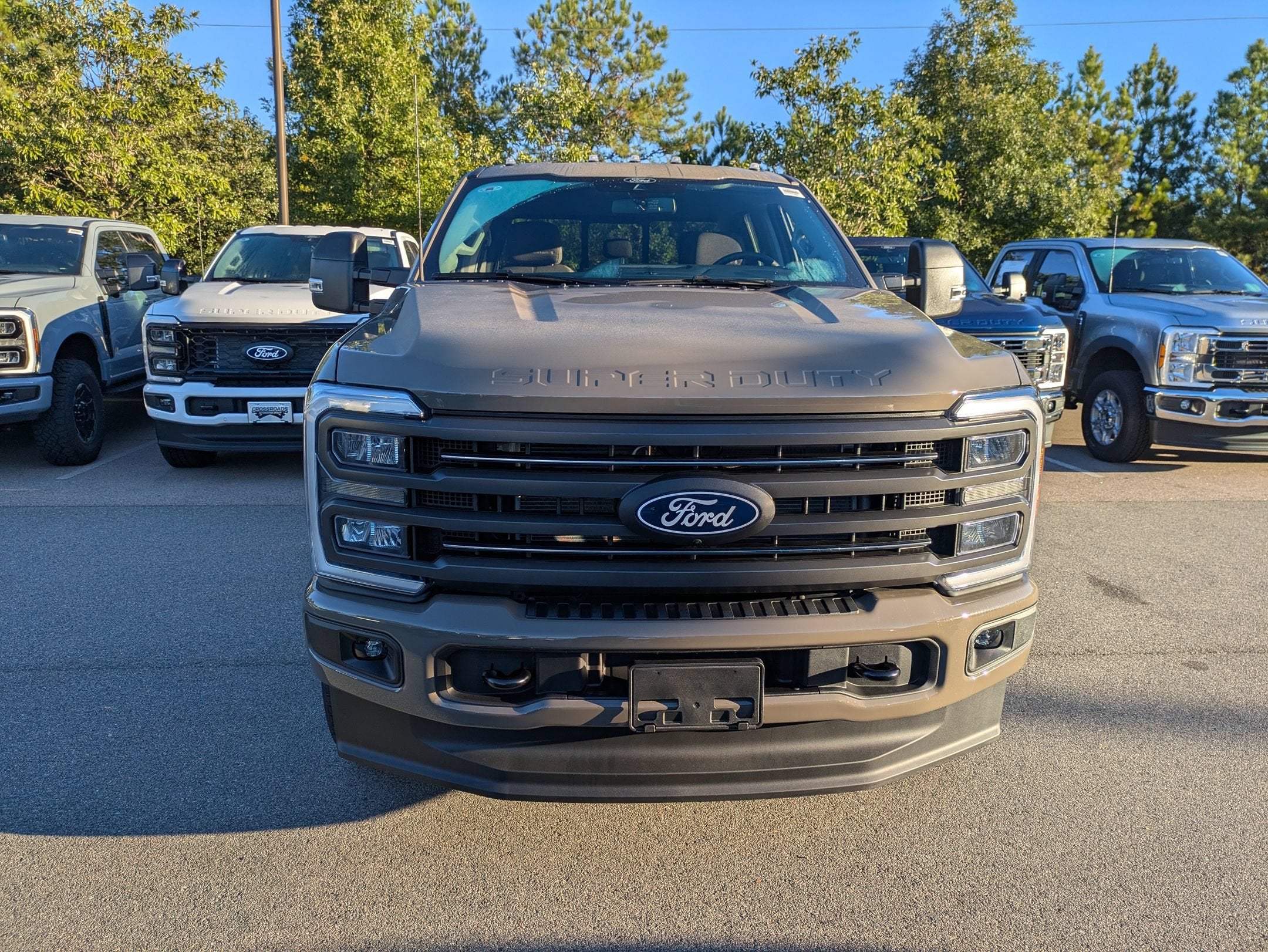 2027 Ford Super Duty F-350 SRW XLT