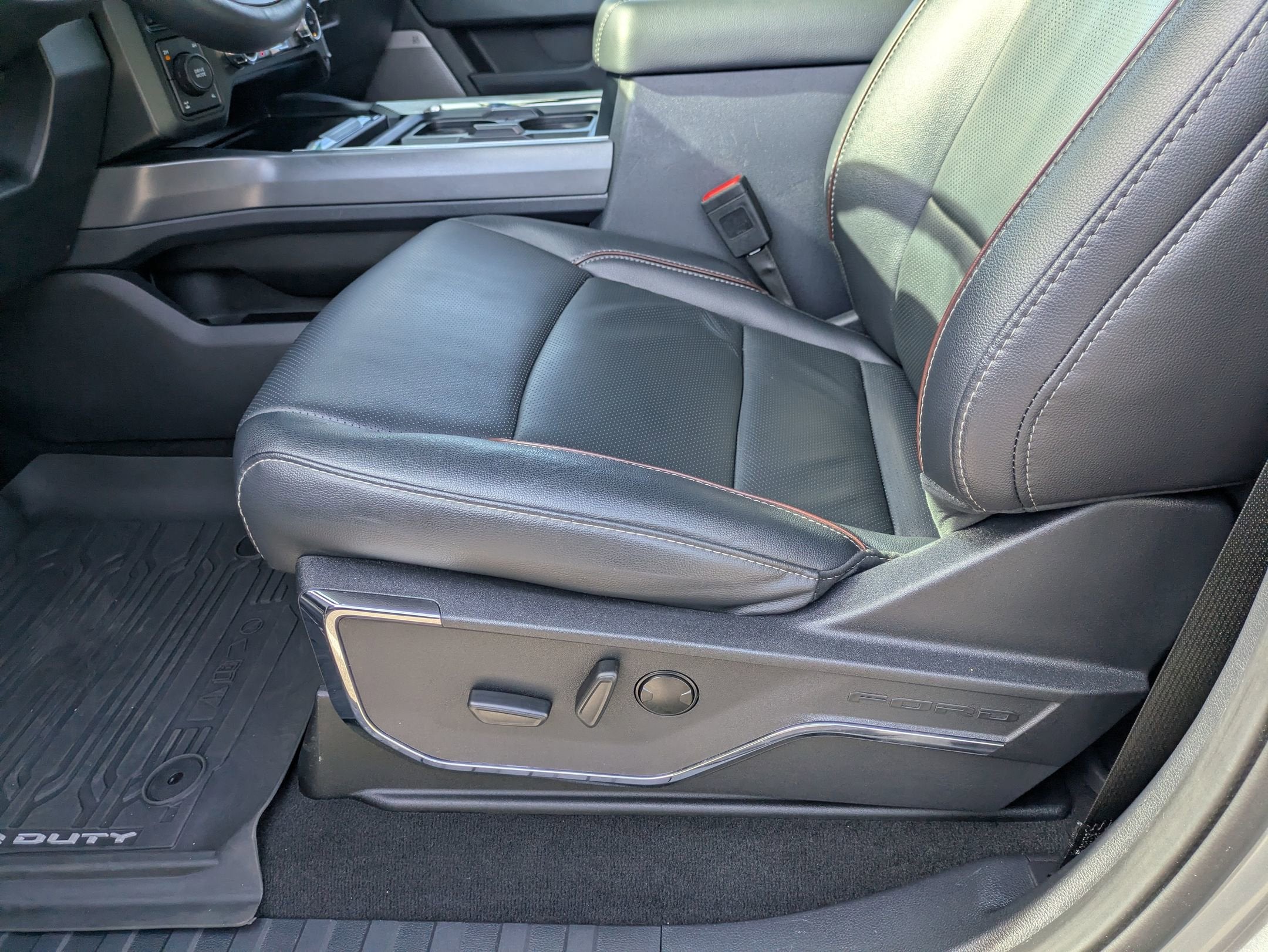 2024 Ford Super Duty F-350 SRW LARIAT