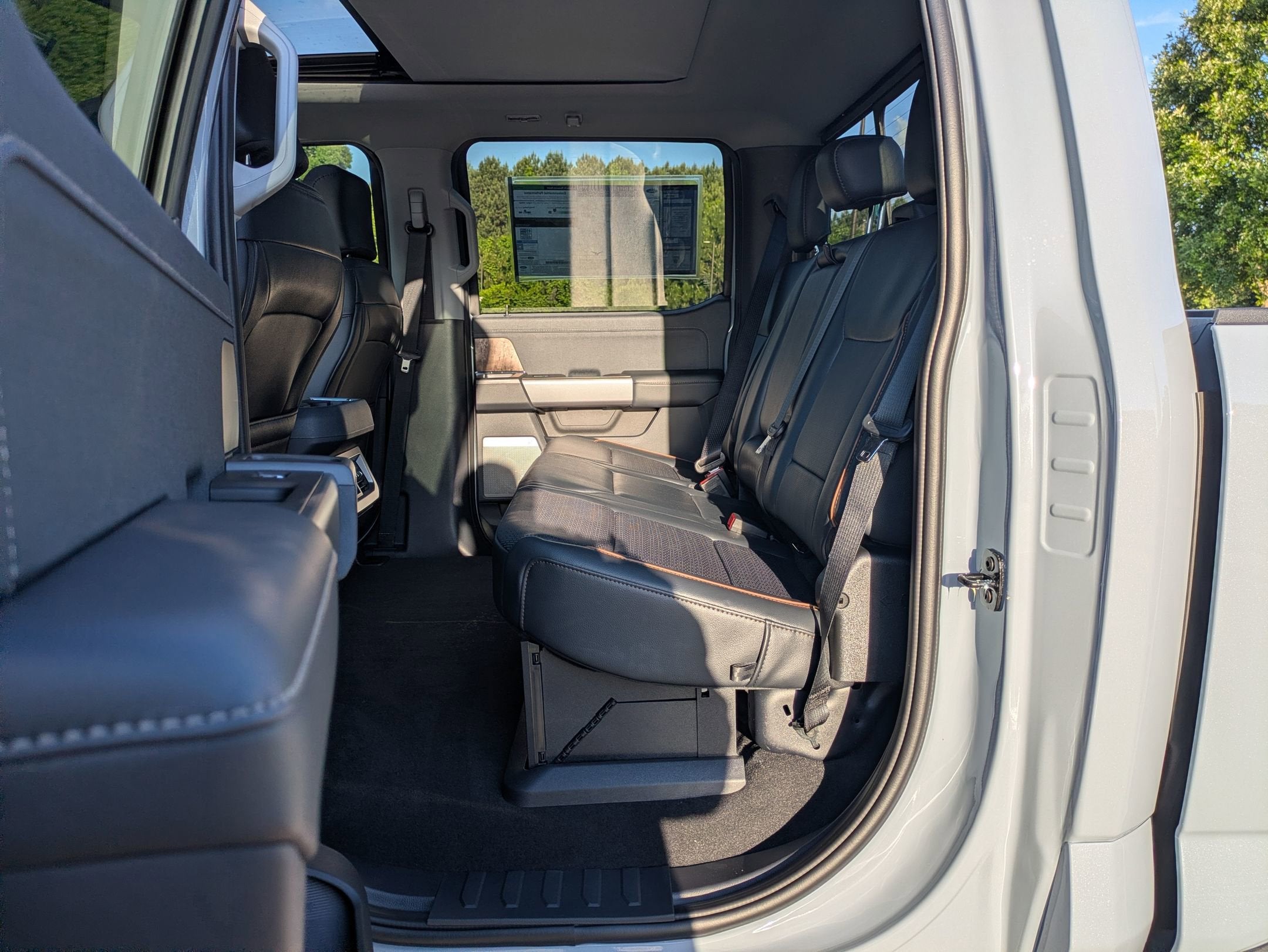 2026 Ford Super Duty F-350 SRW LARIAT