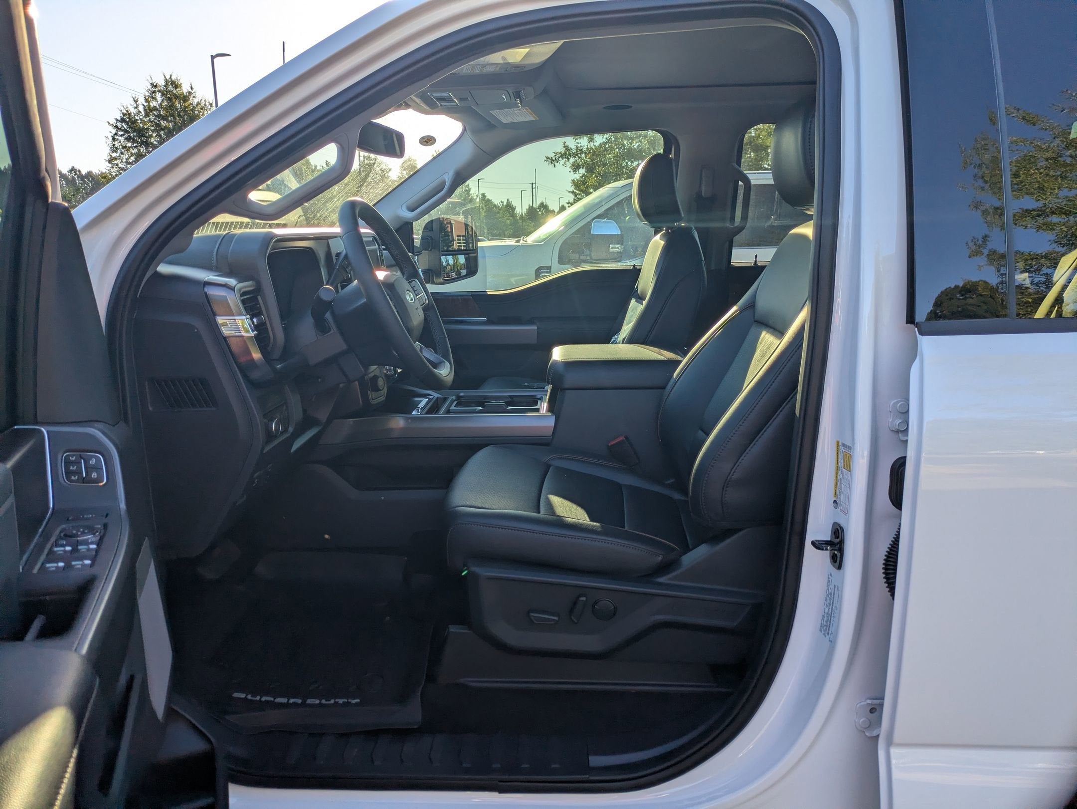 2026 Ford Super Duty F-350 SRW LARIAT