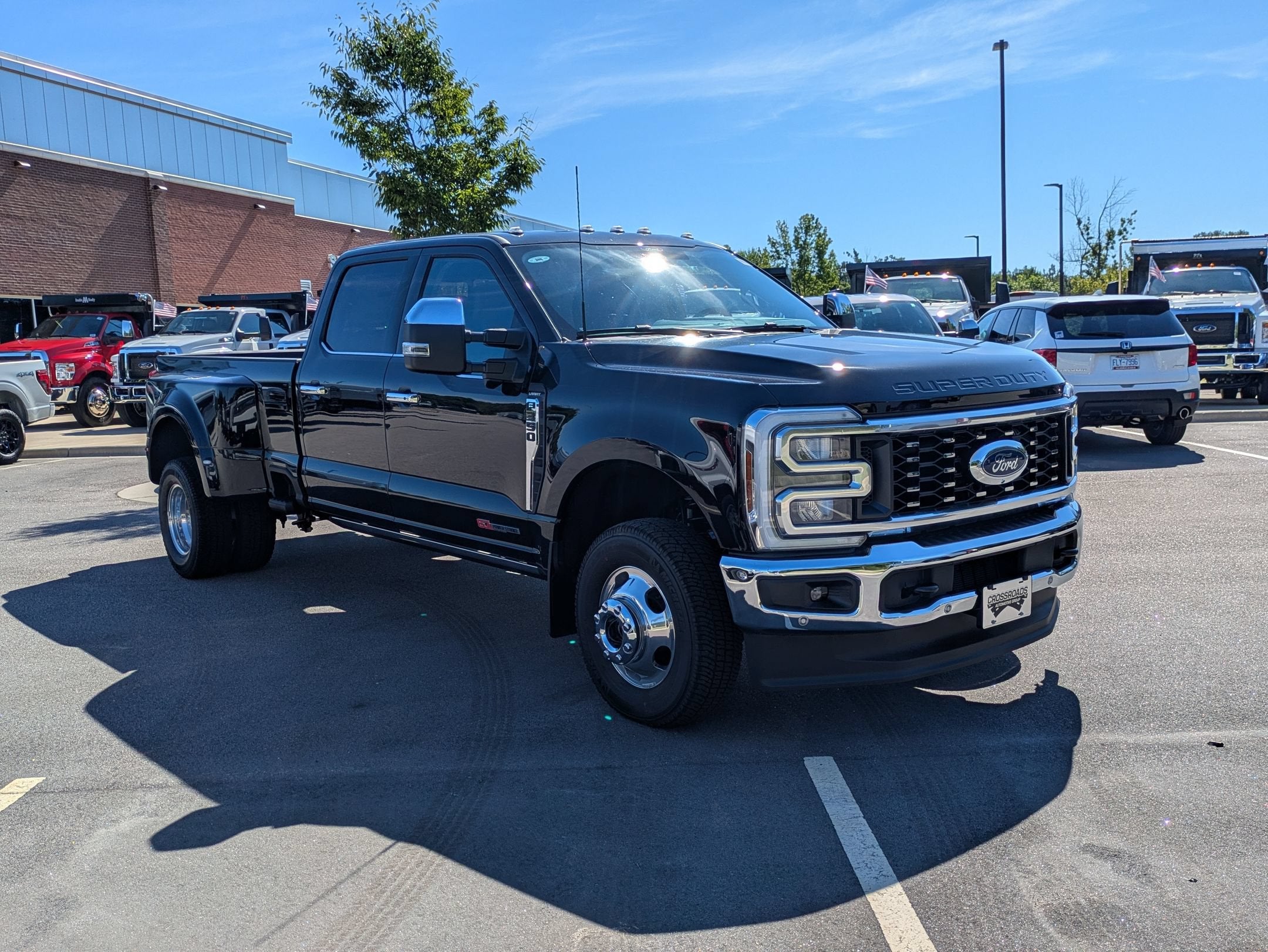 2026 Ford Super Duty F-350 DRW LARIAT