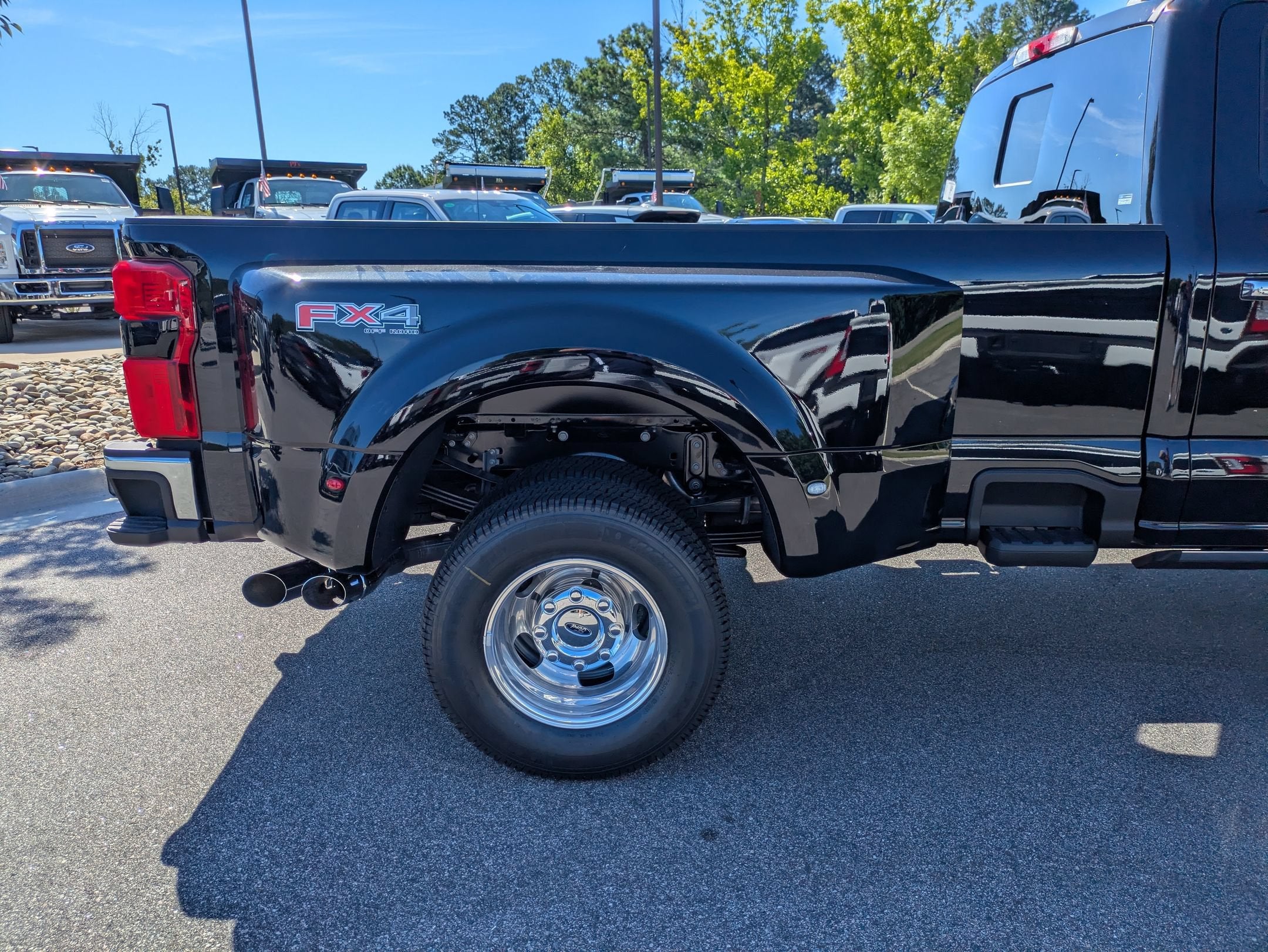 2026 Ford Super Duty F-350 DRW LARIAT