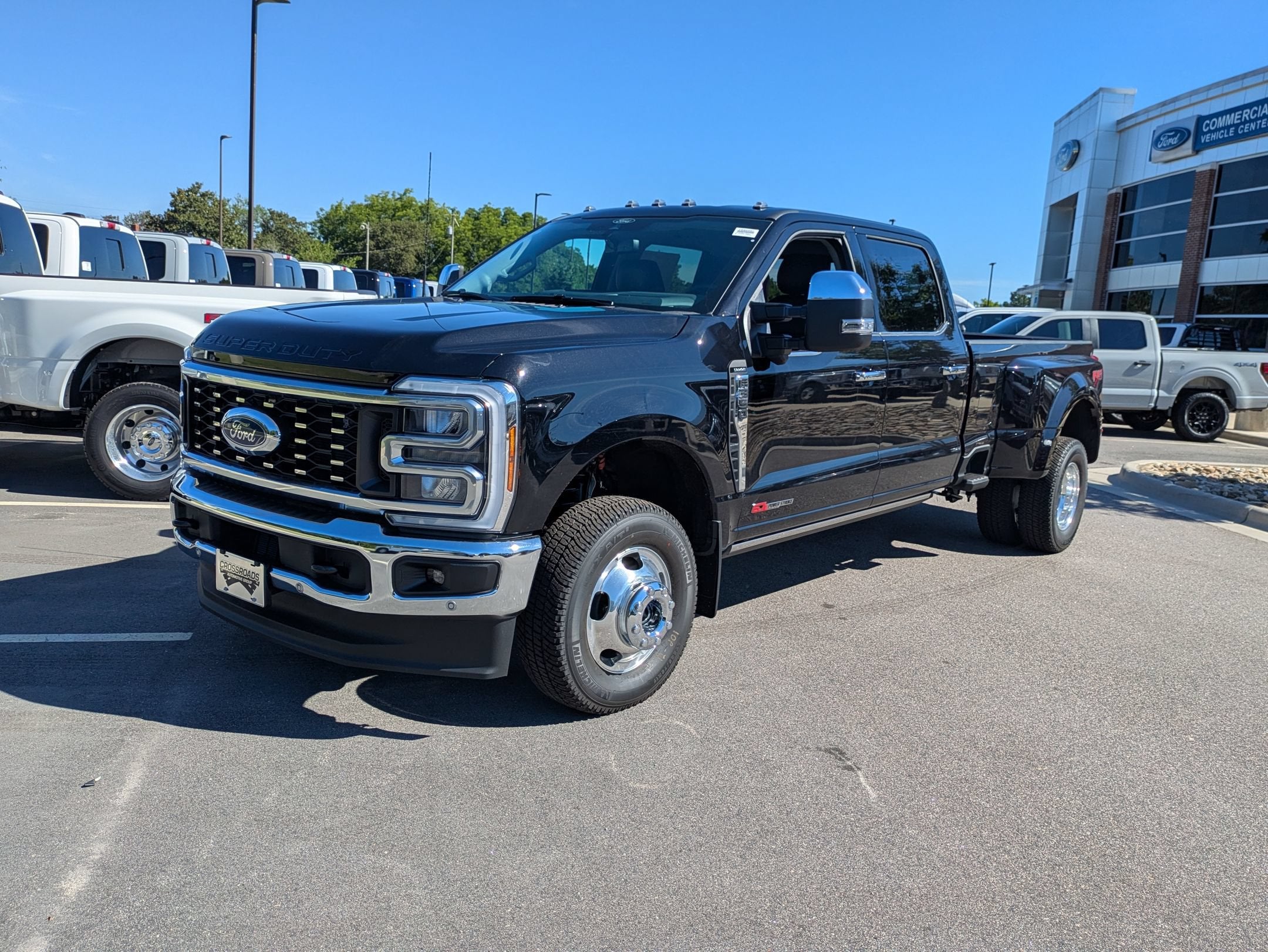 2026 Ford Super Duty F-350 DRW LARIAT
